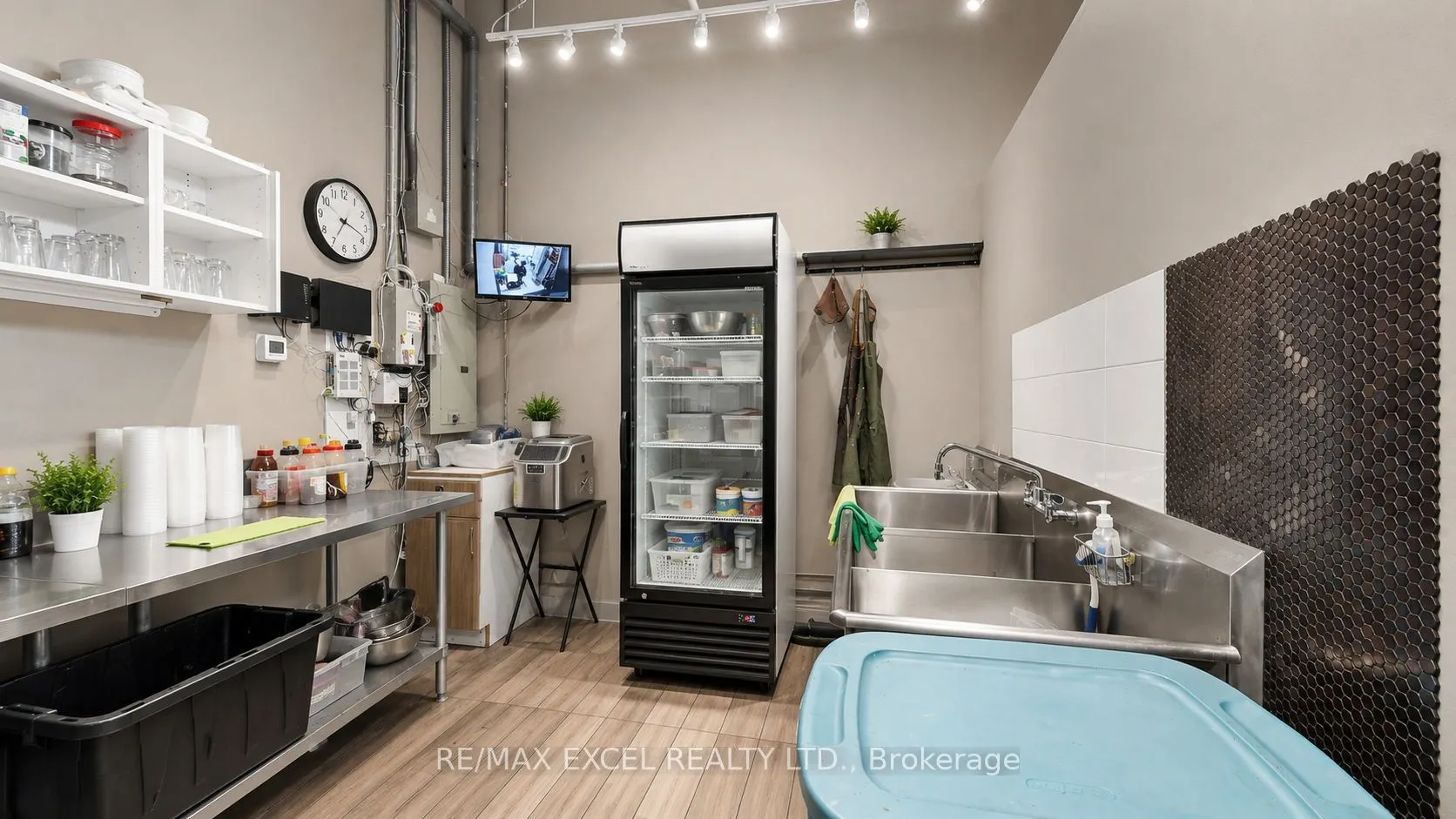 7181 YONGE Street #16