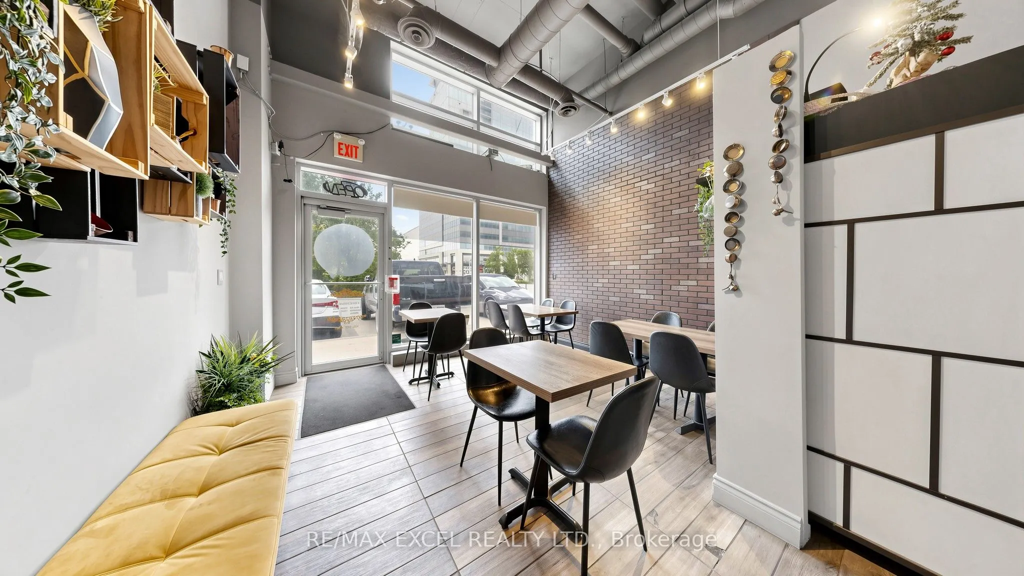 7181 YONGE Street #16