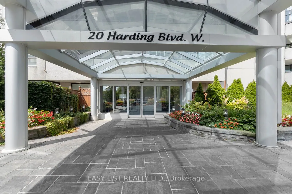 20 Harding Boulevard W #810