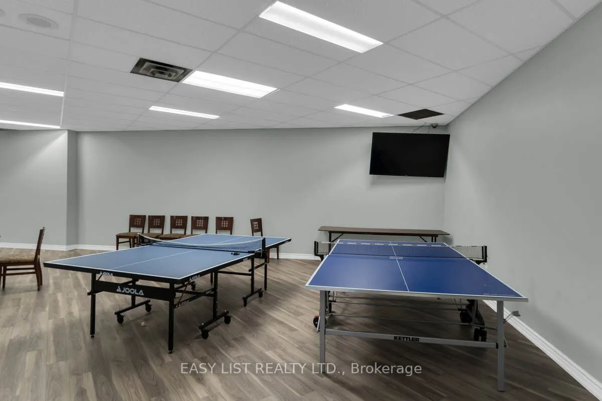 20 Harding Boulevard W #810