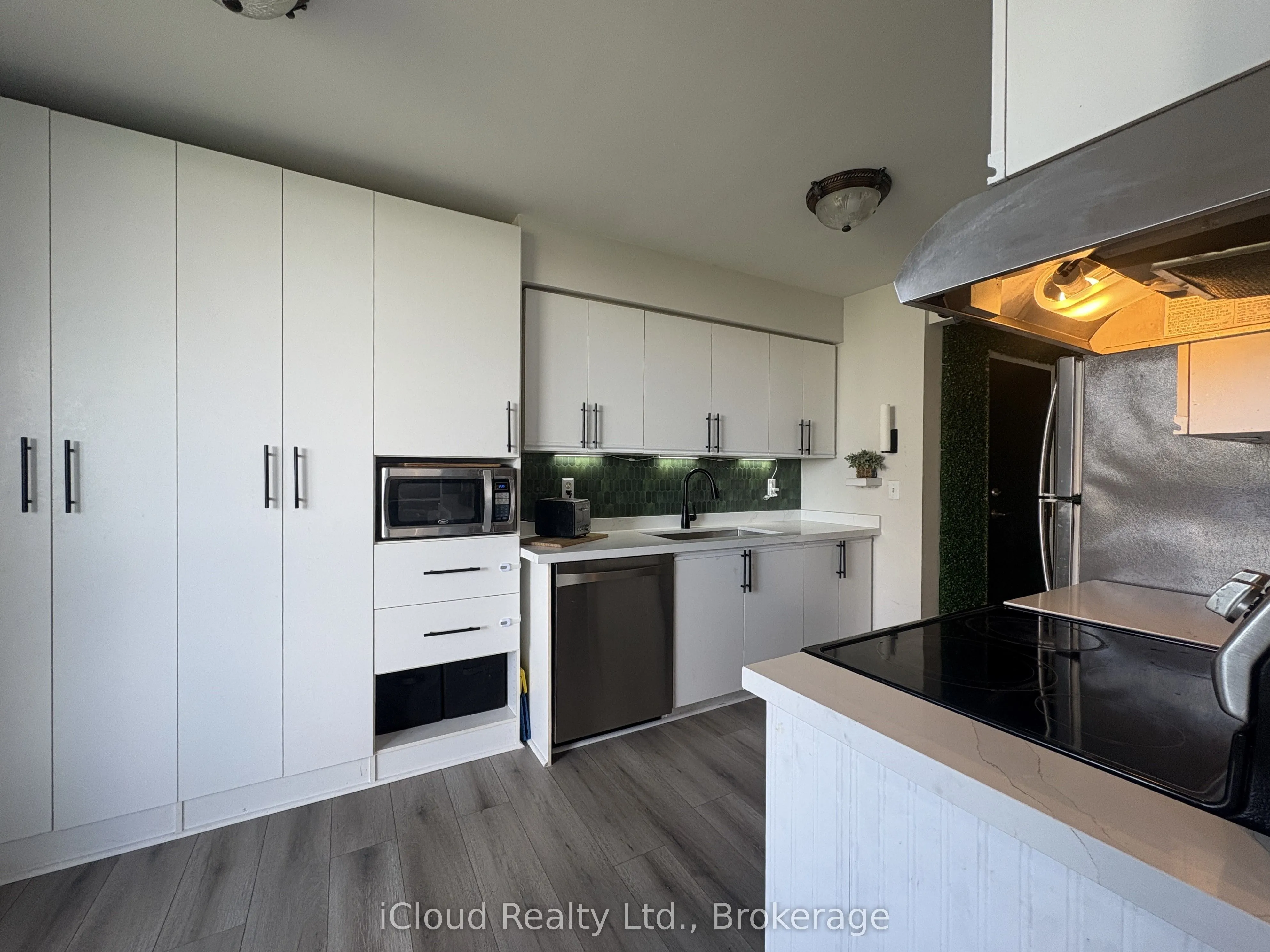 91 Townsgate Drive #710
