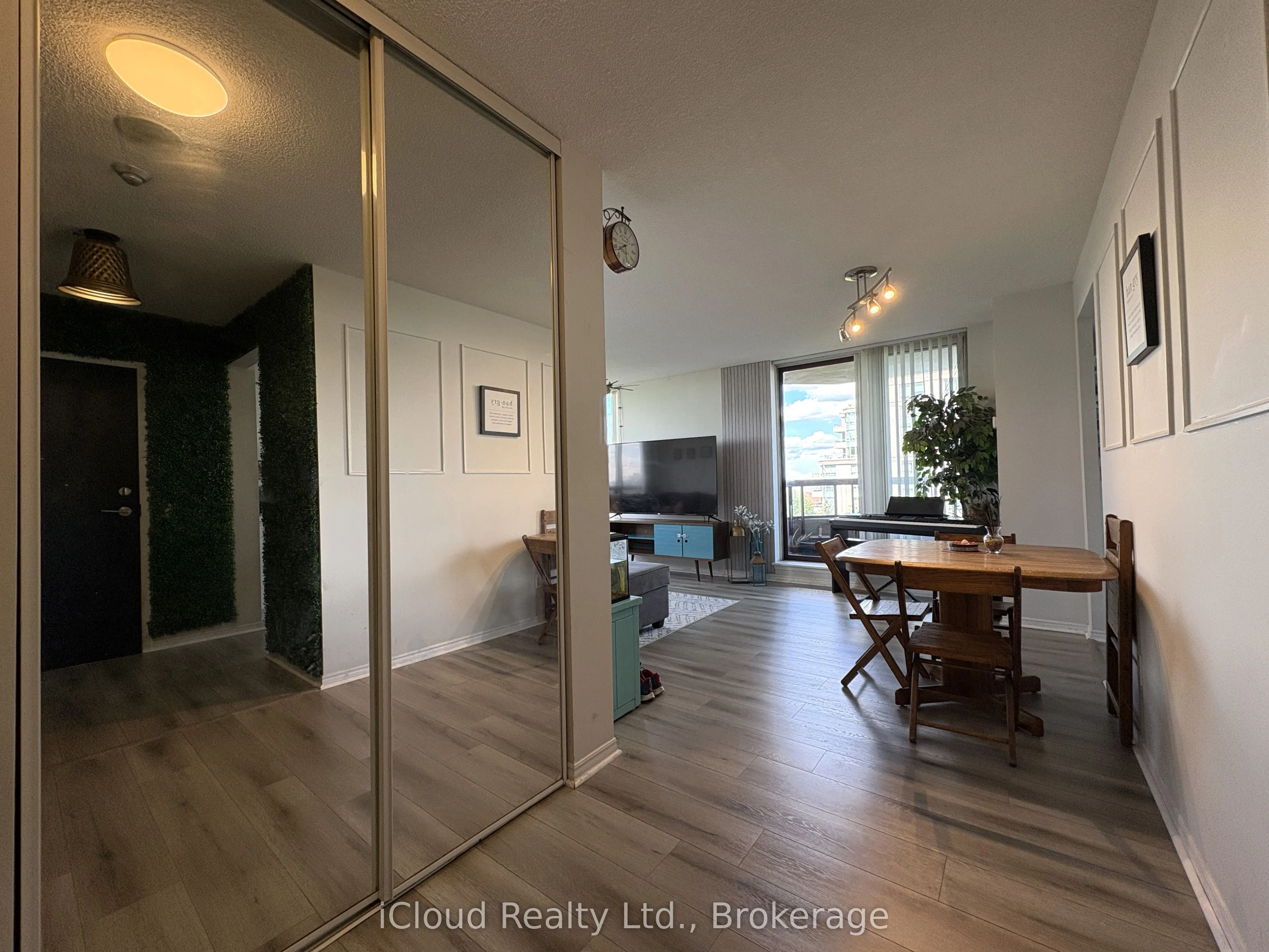 91 Townsgate Drive #710