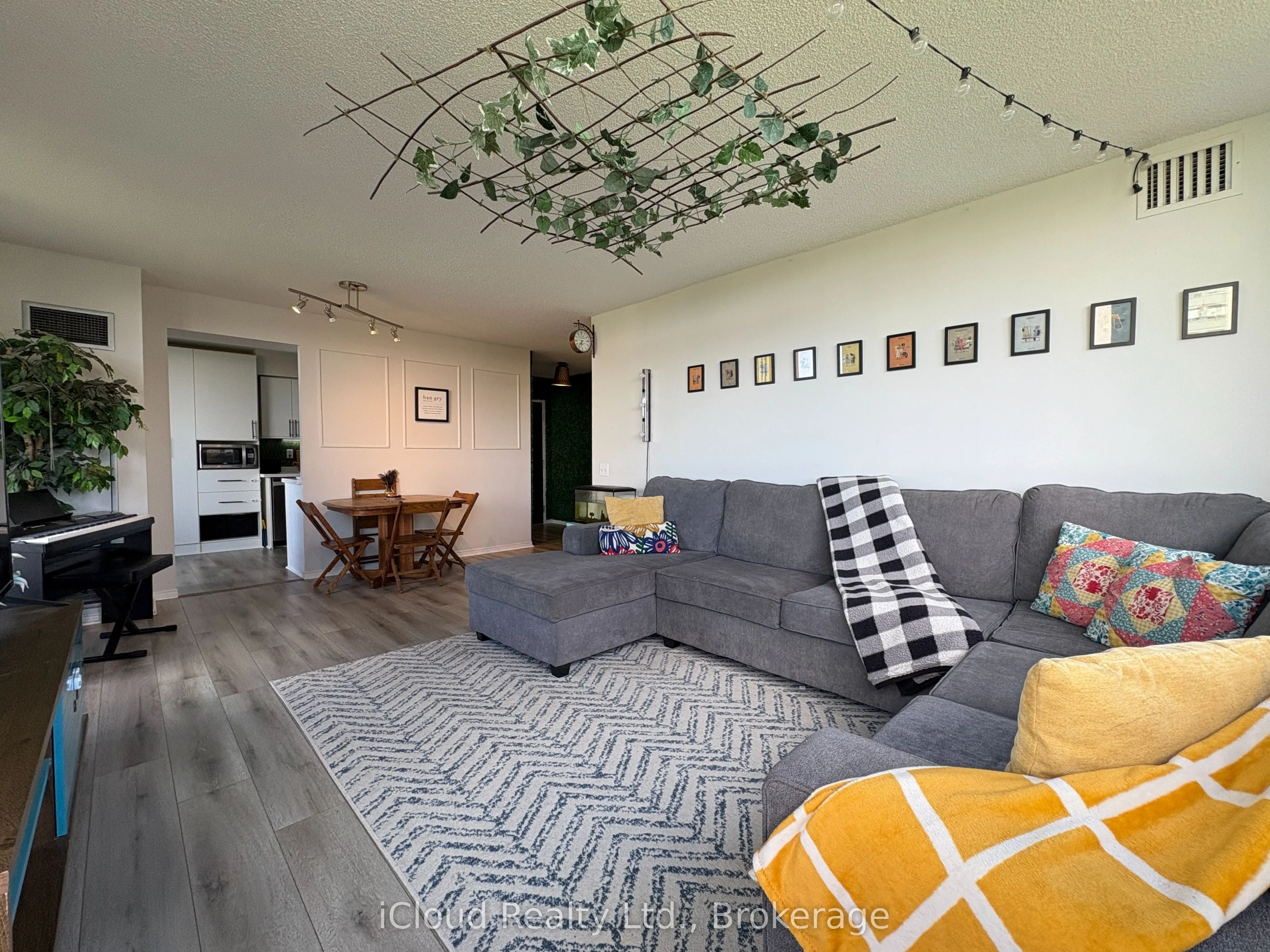 91 Townsgate Drive #710