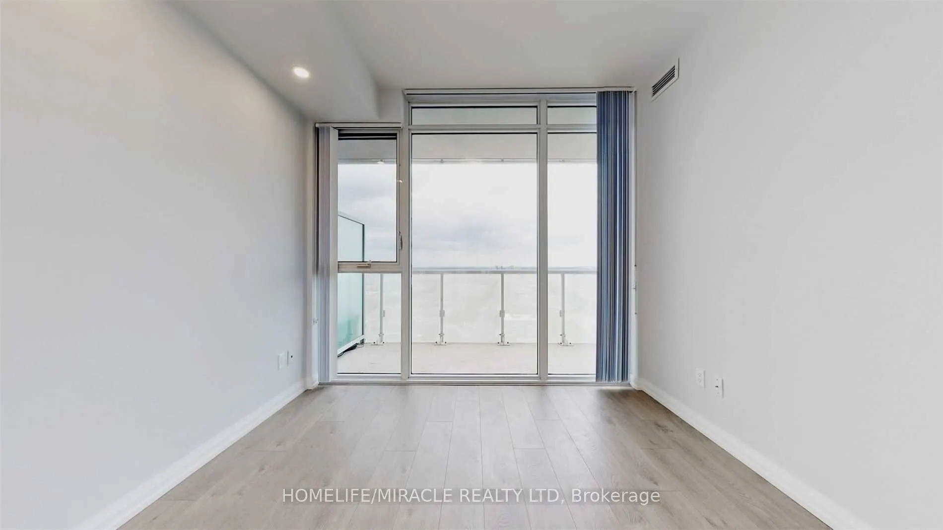 7895 Jane Street #2914