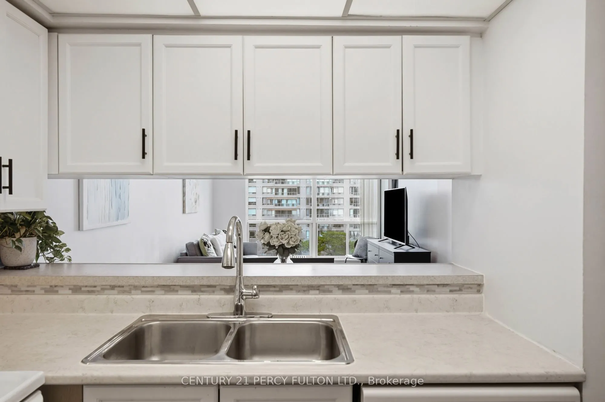 309 Major Mackenzie Avenue #611