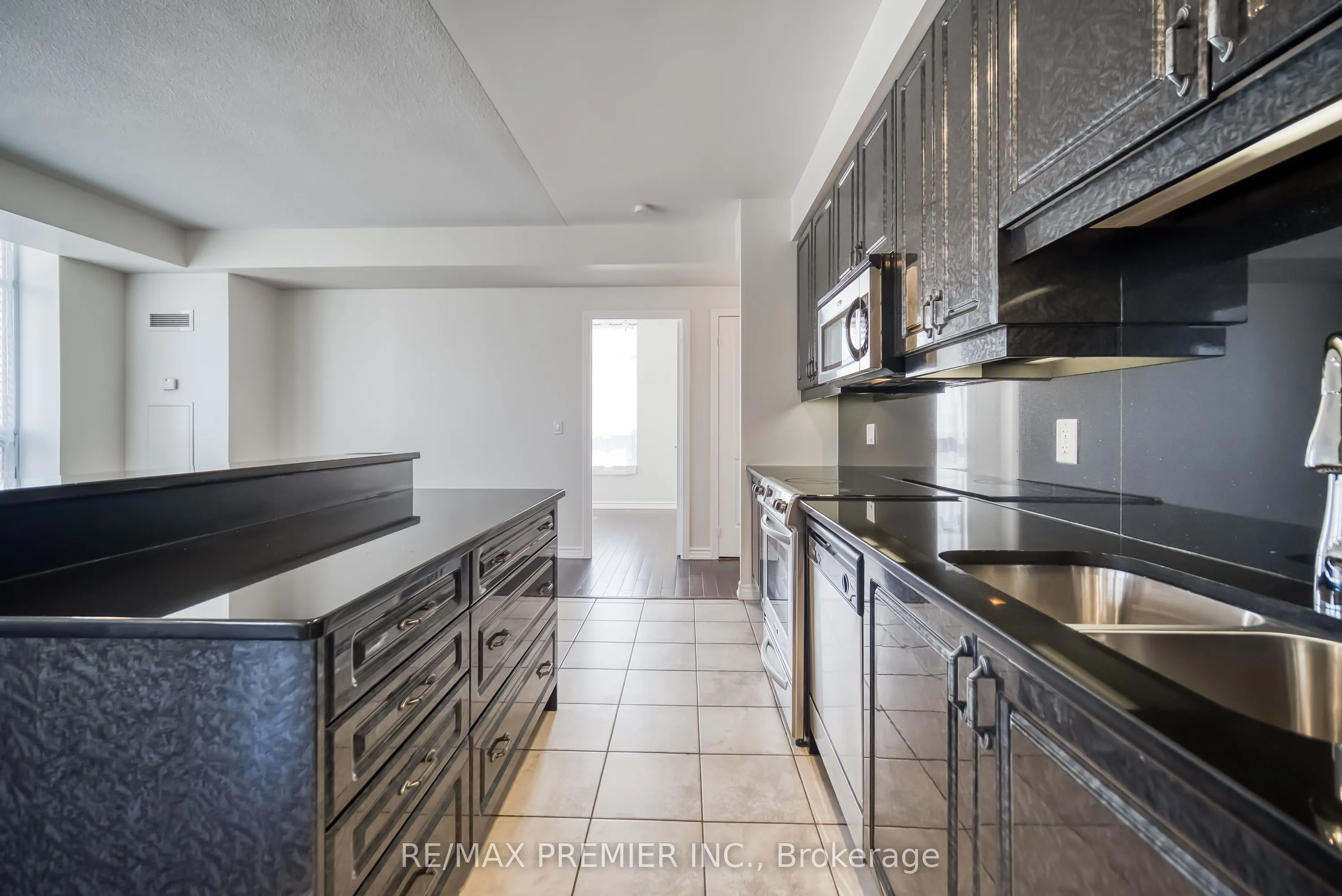 9225 Jane Street #614