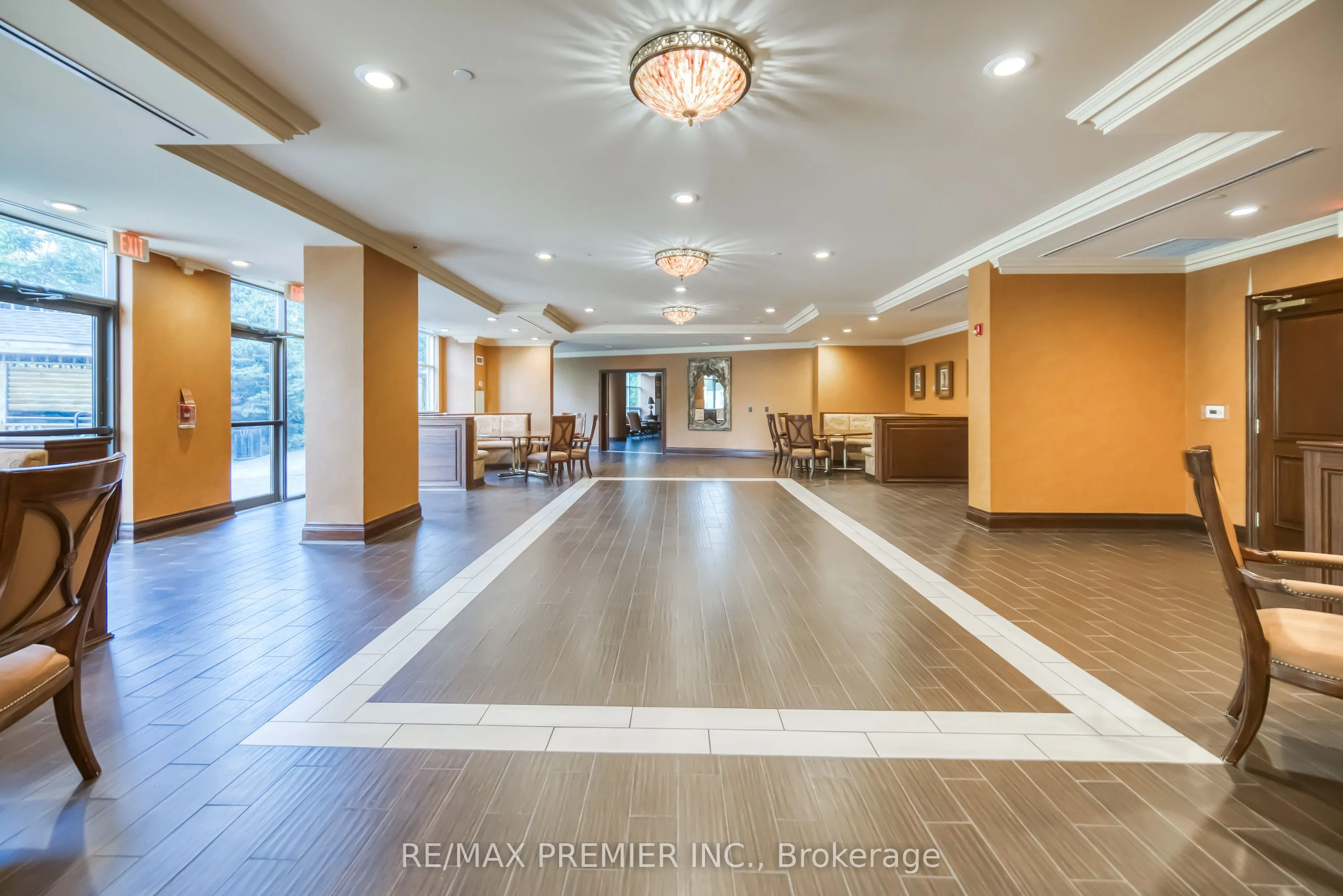 9225 Jane Street #614