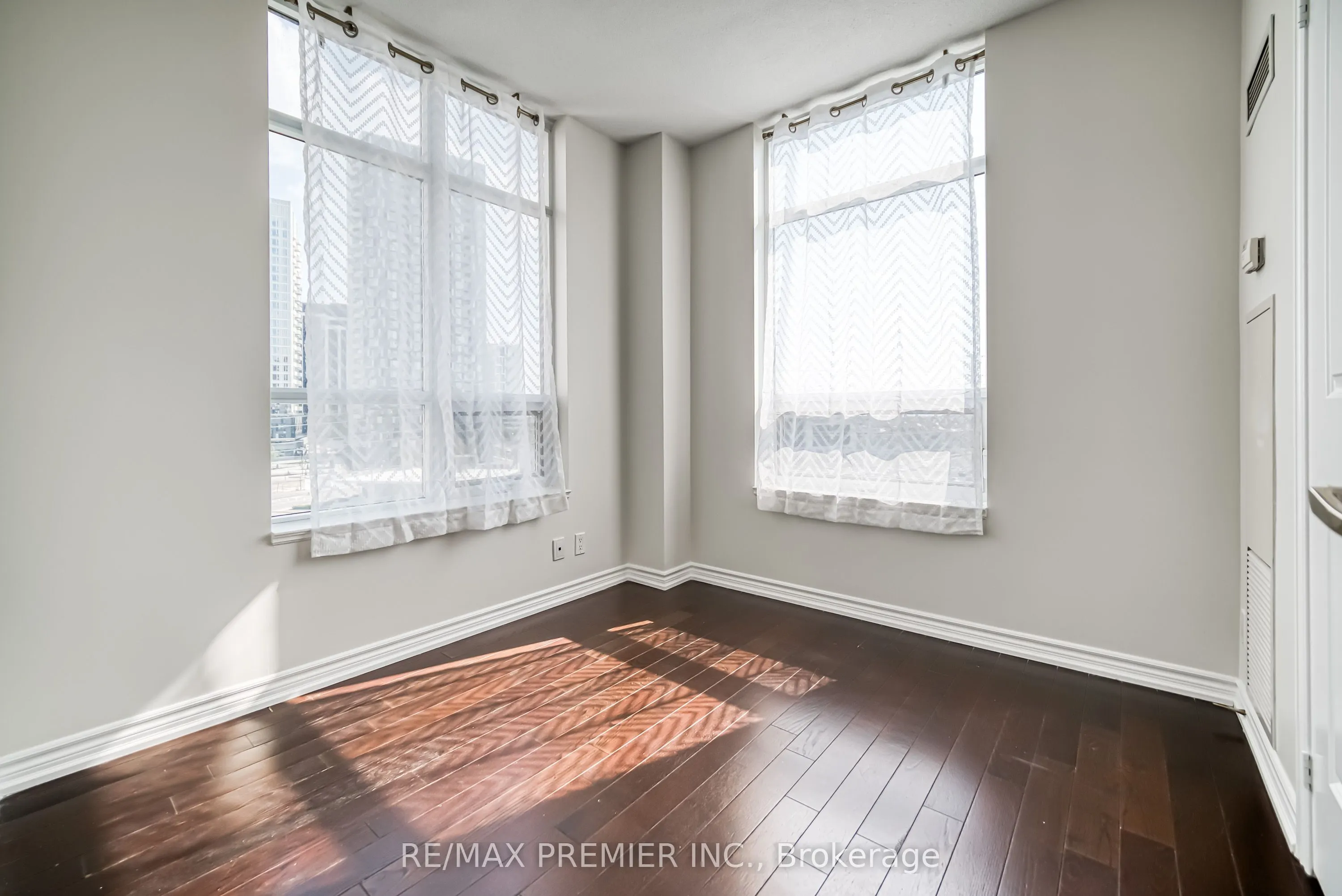 9225 Jane Street #614
