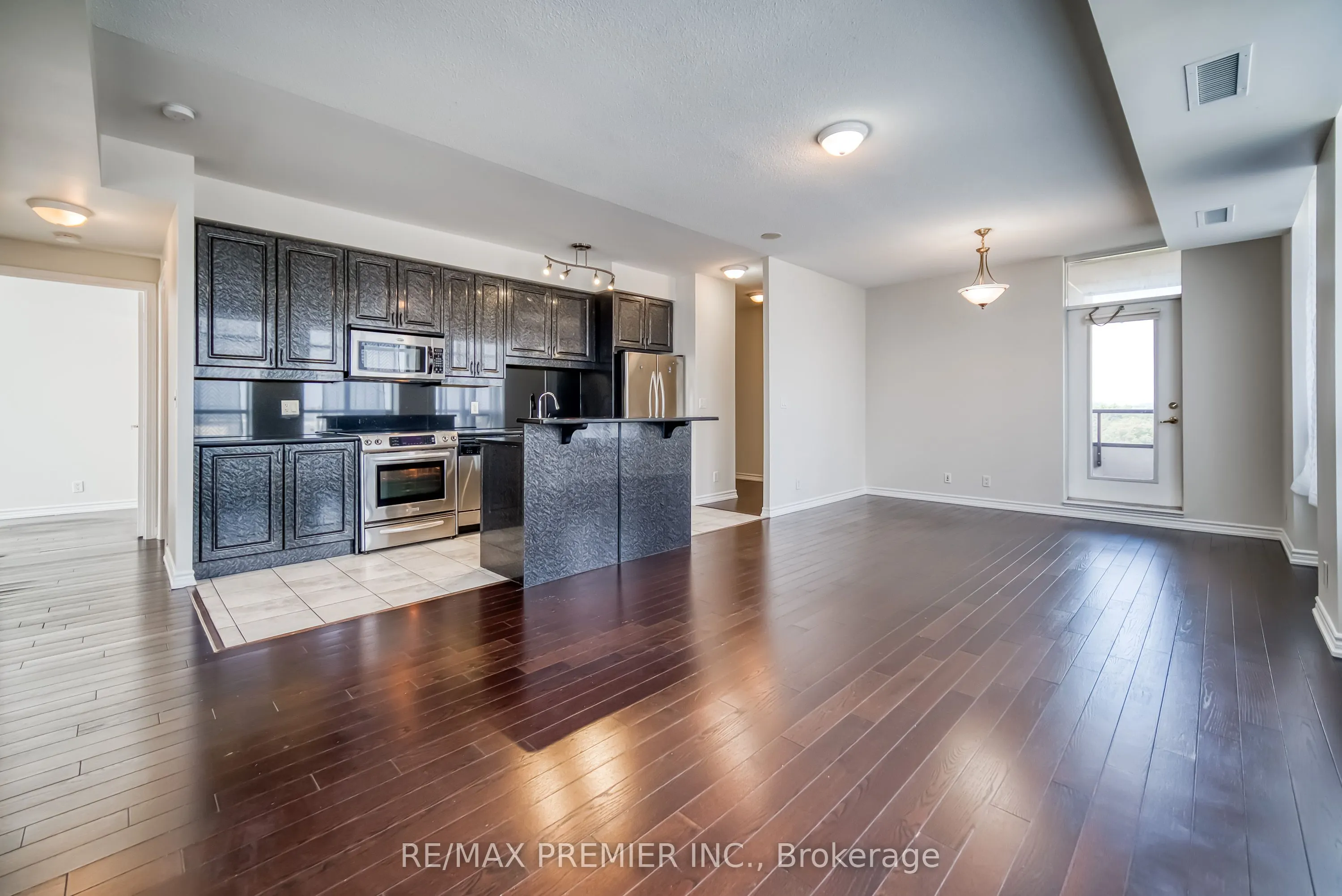 9225 Jane Street #614