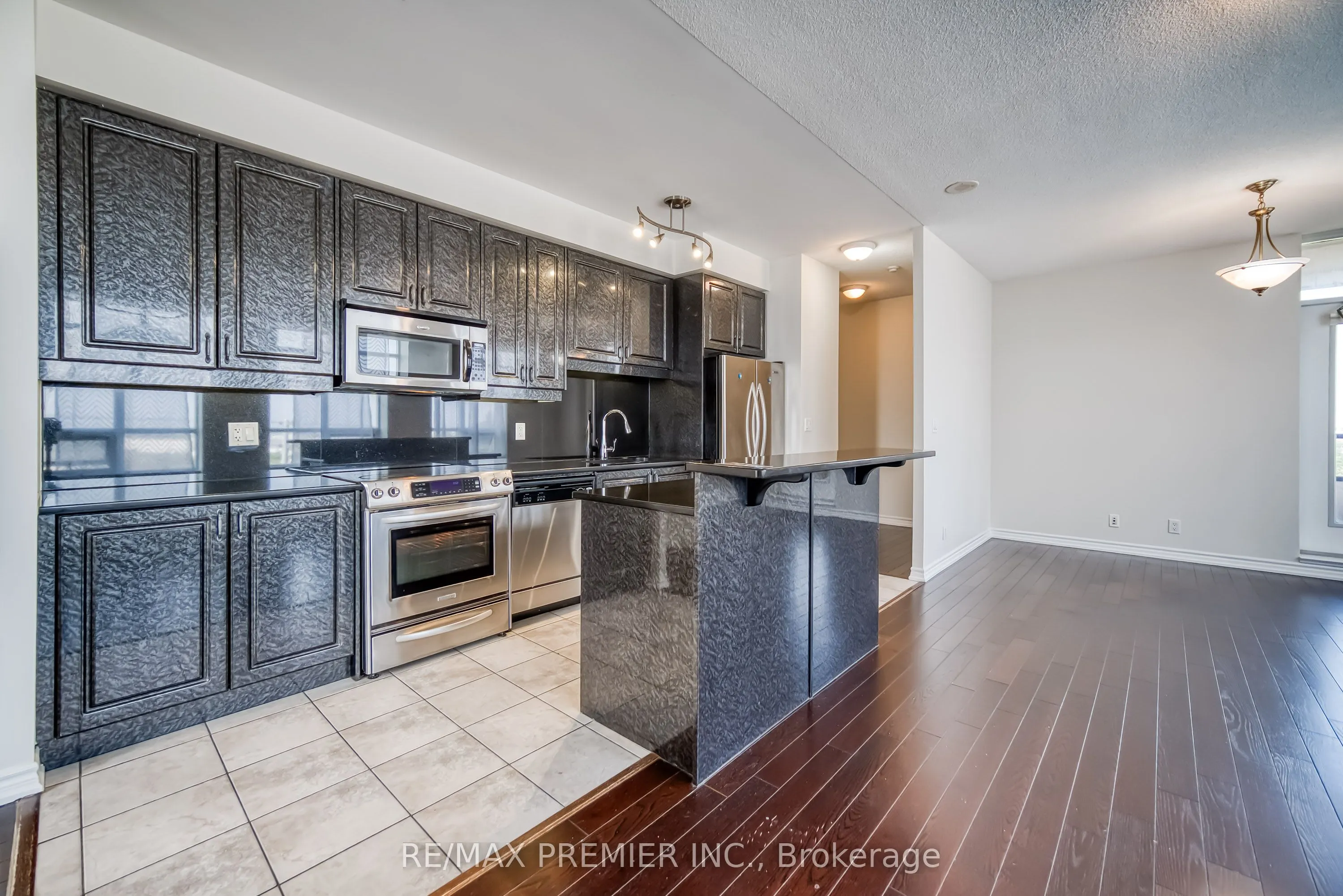 9225 Jane Street #614