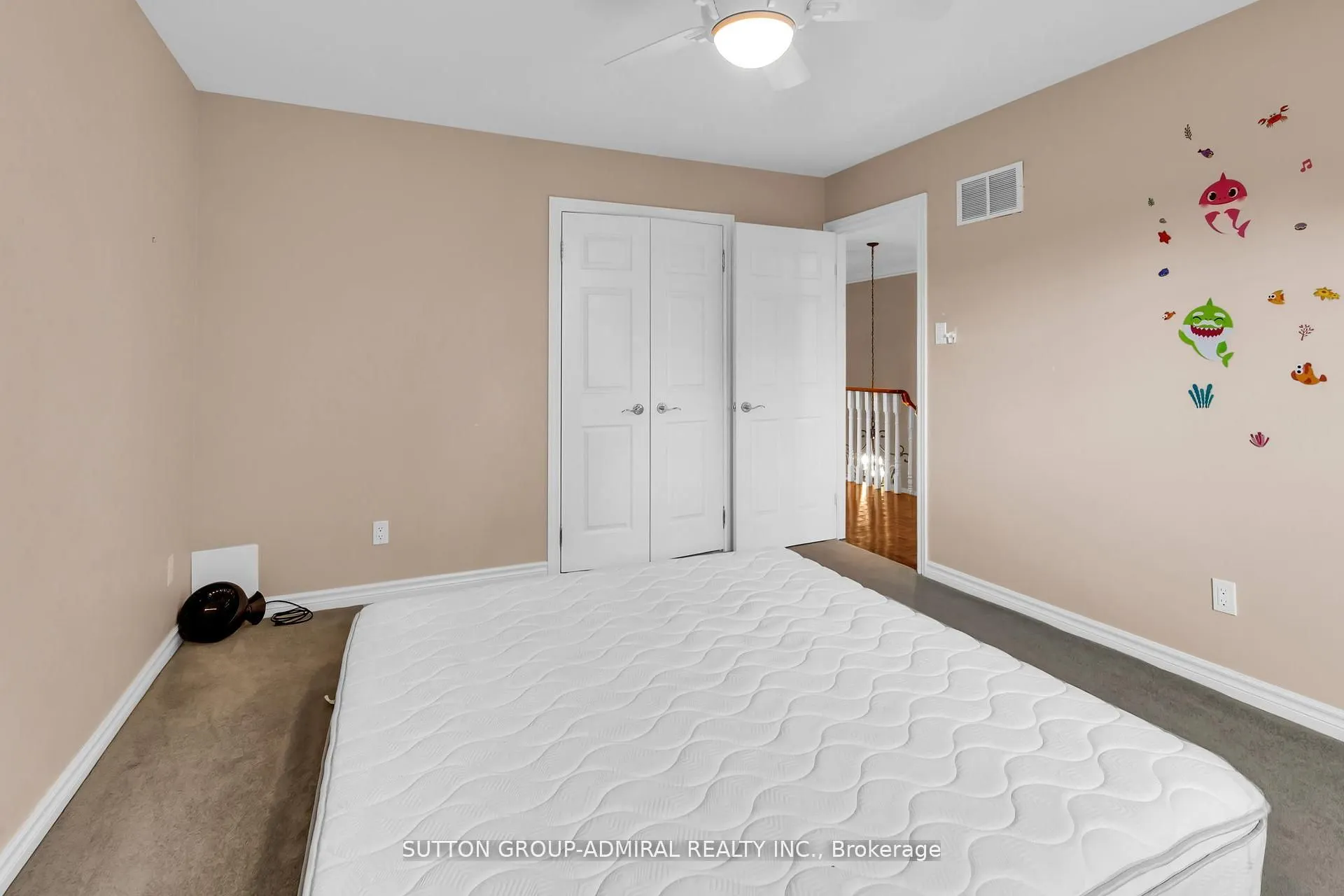 25 Grenadier Crescent