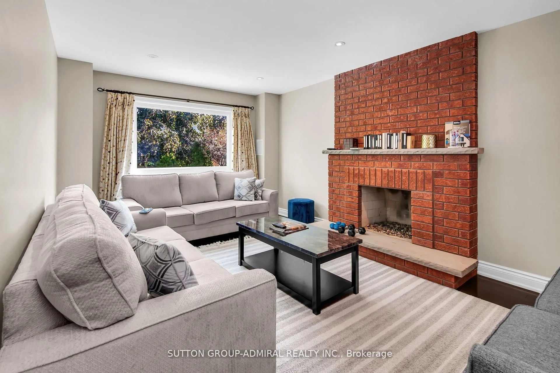 25 Grenadier Crescent