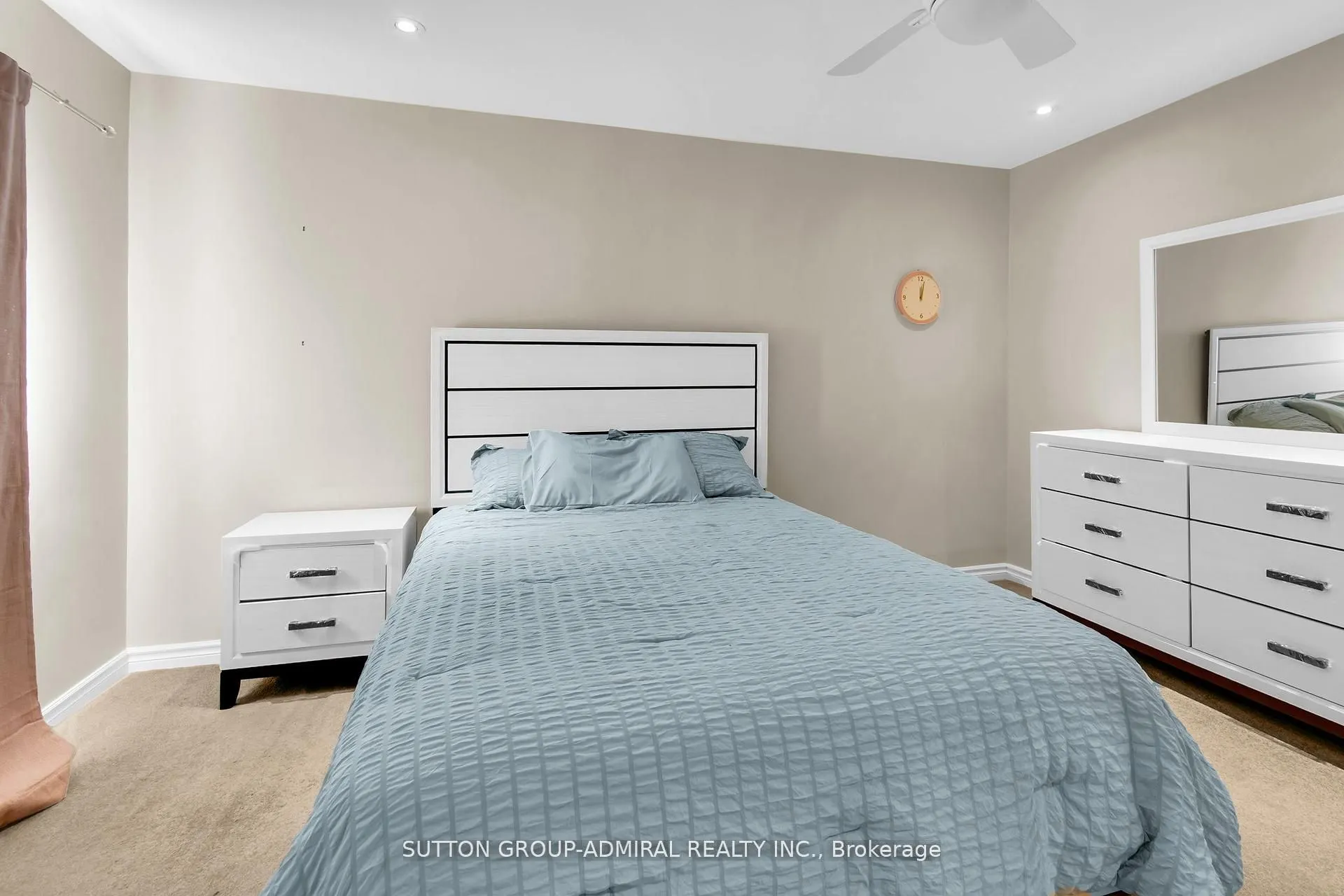 25 Grenadier Crescent