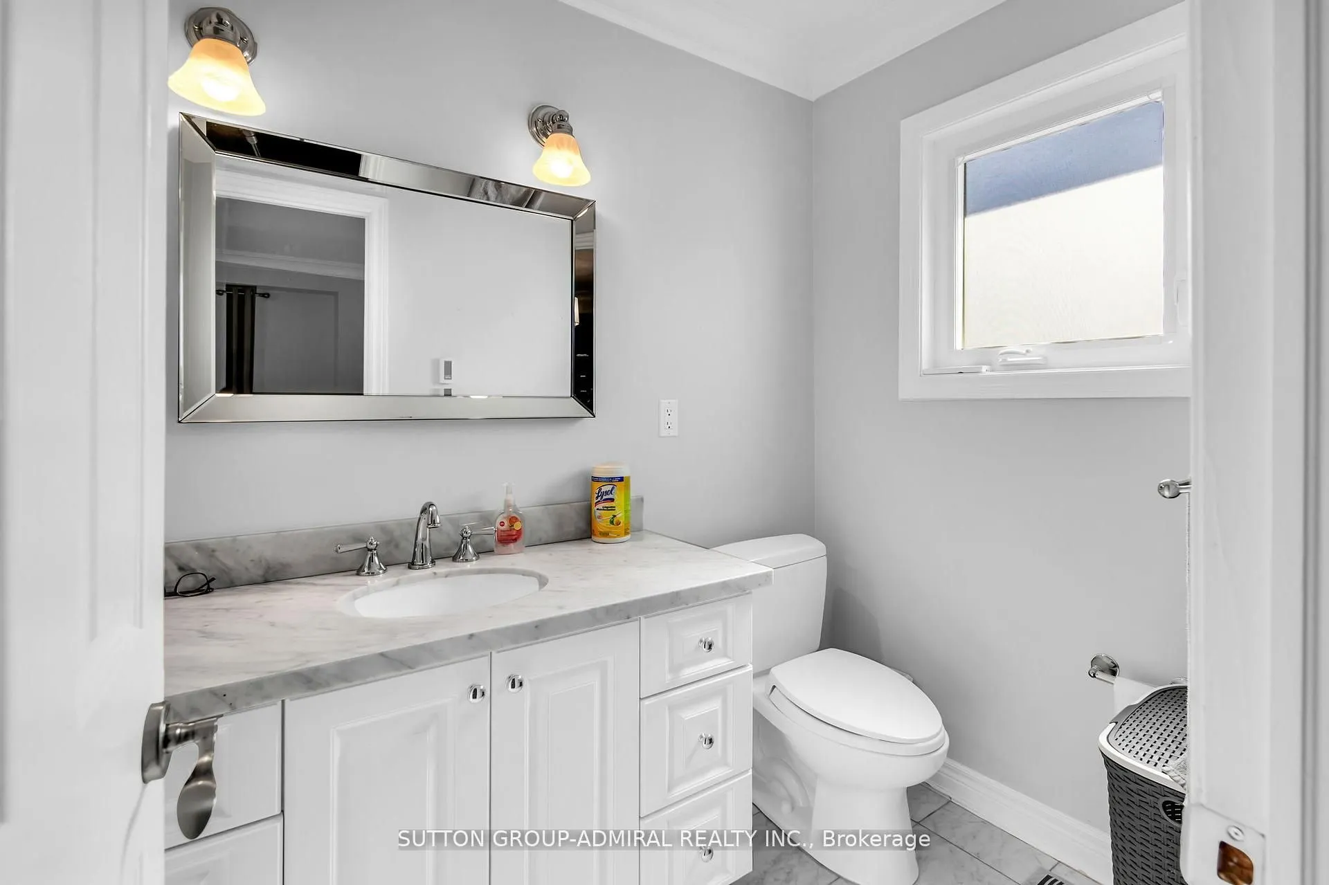 25 Grenadier Crescent