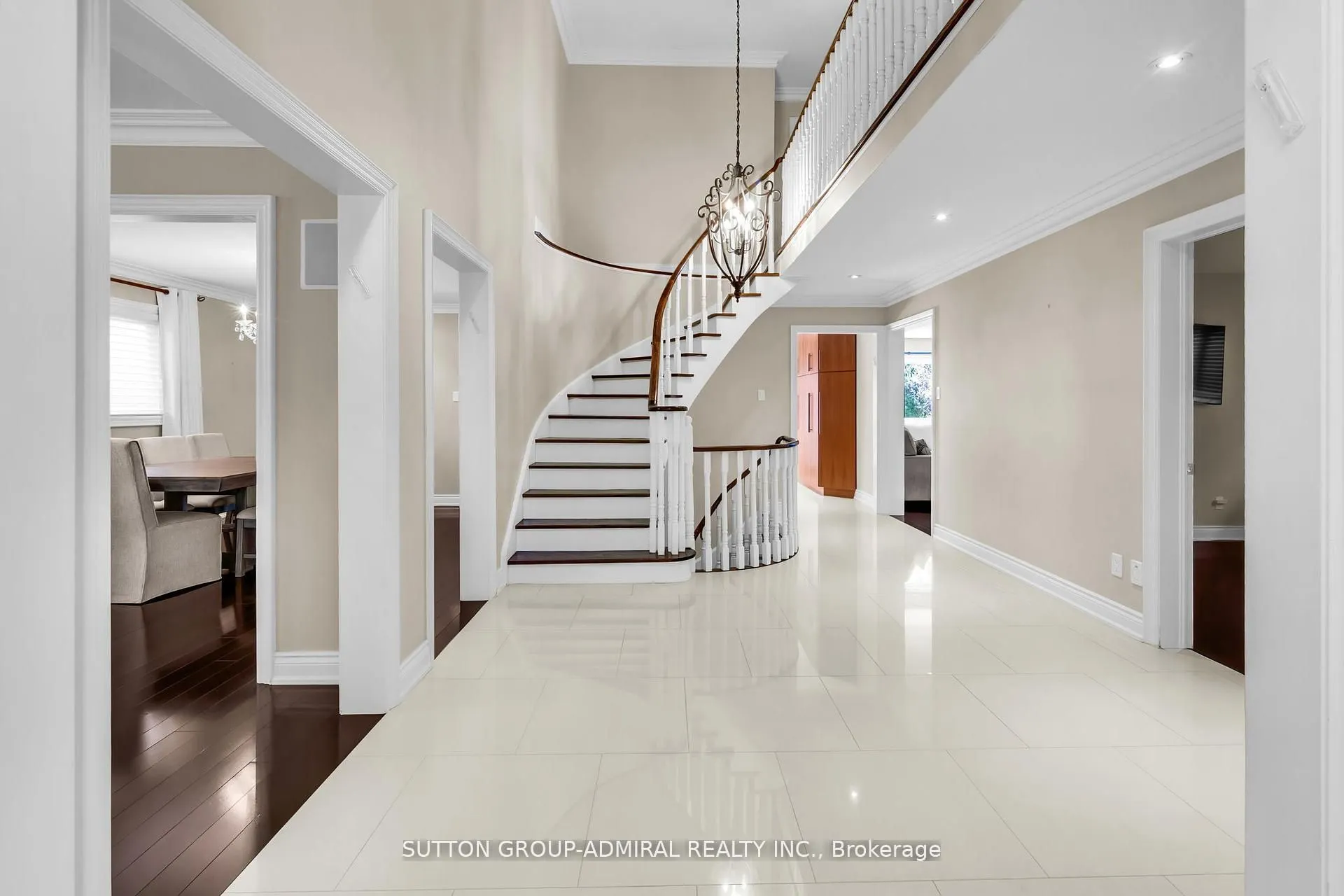 25 Grenadier Crescent