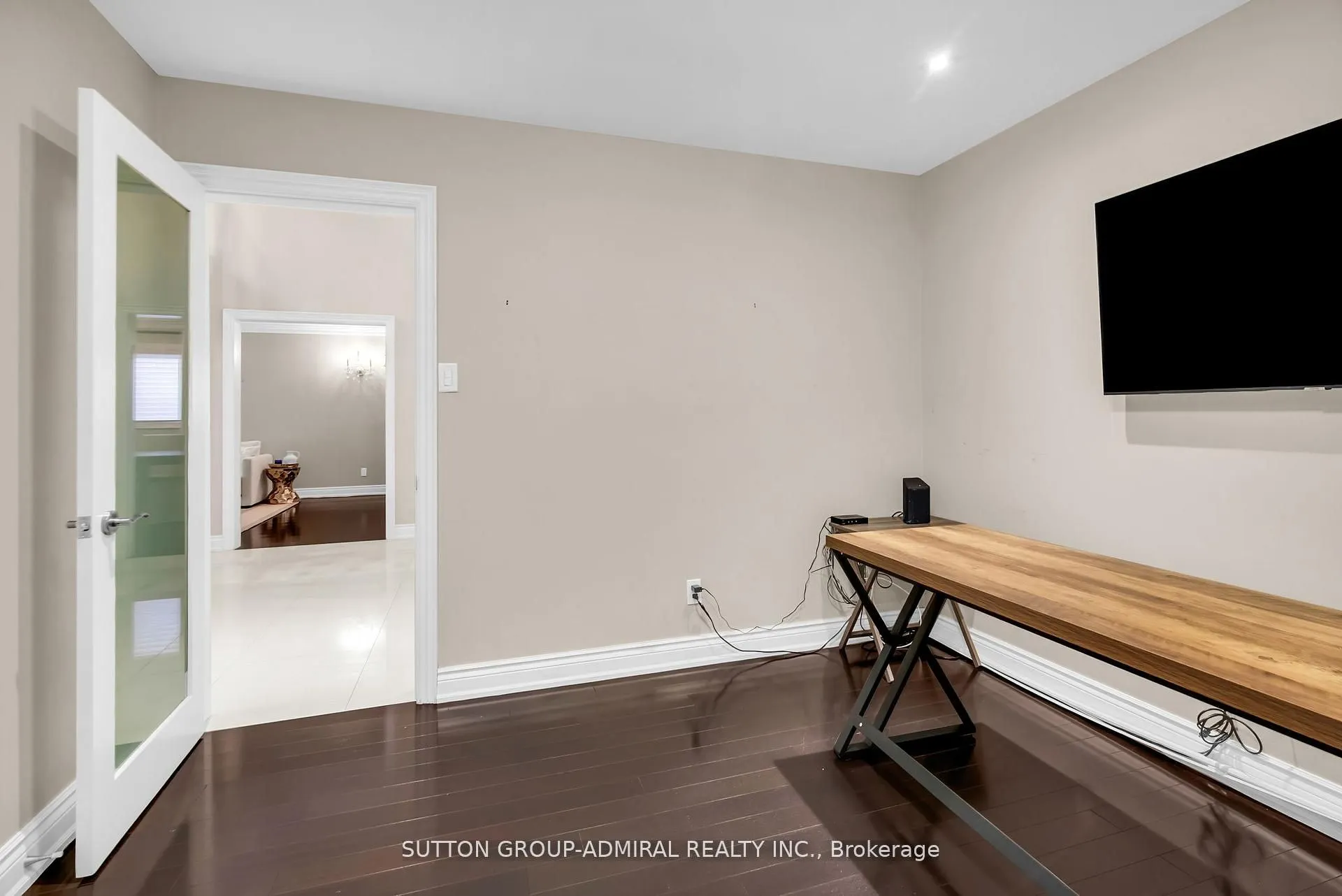 25 Grenadier Crescent