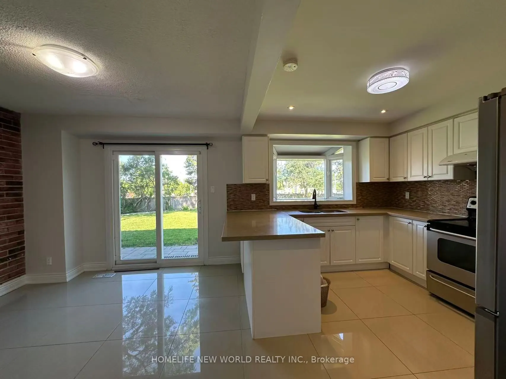 10 Epping Court