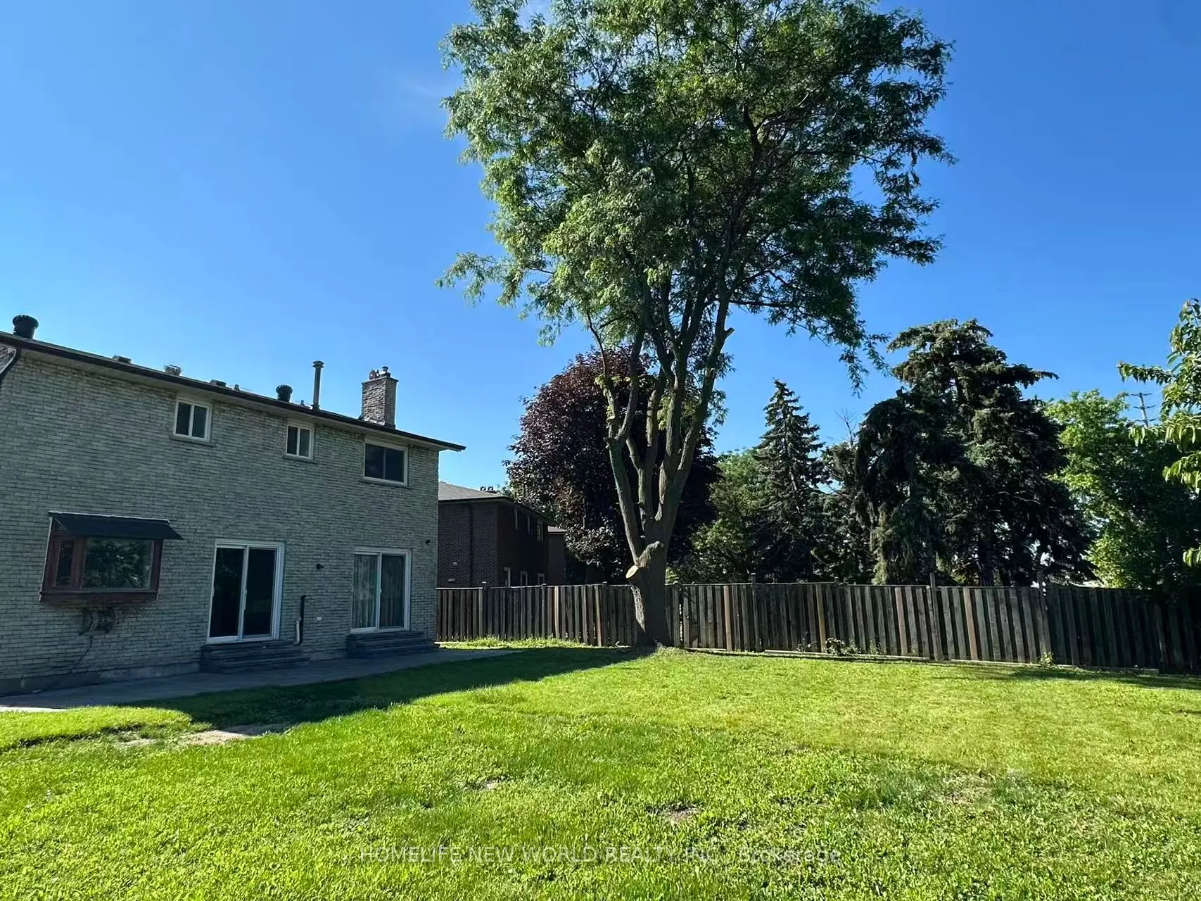 10 Epping Court