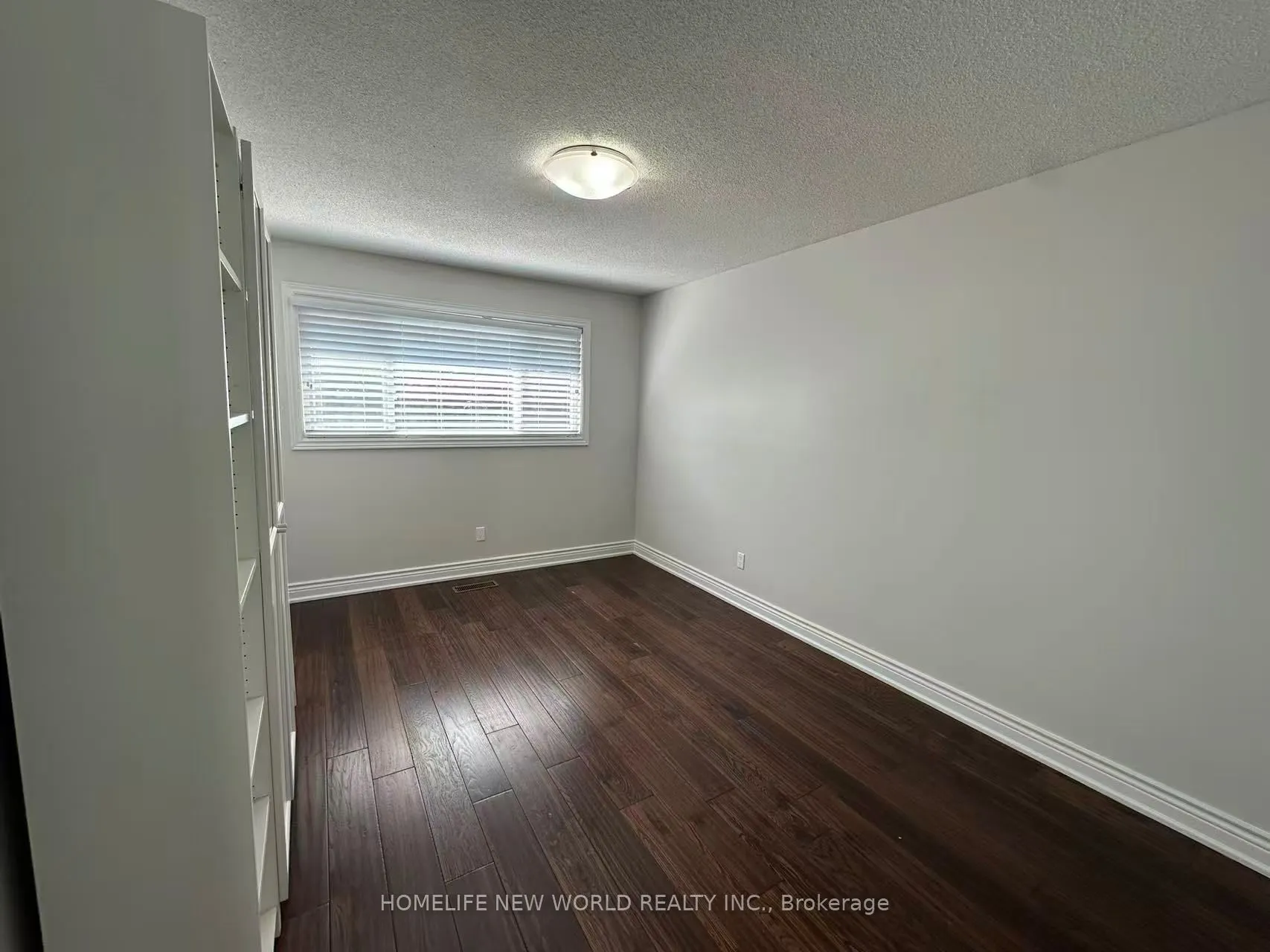 10 Epping Court