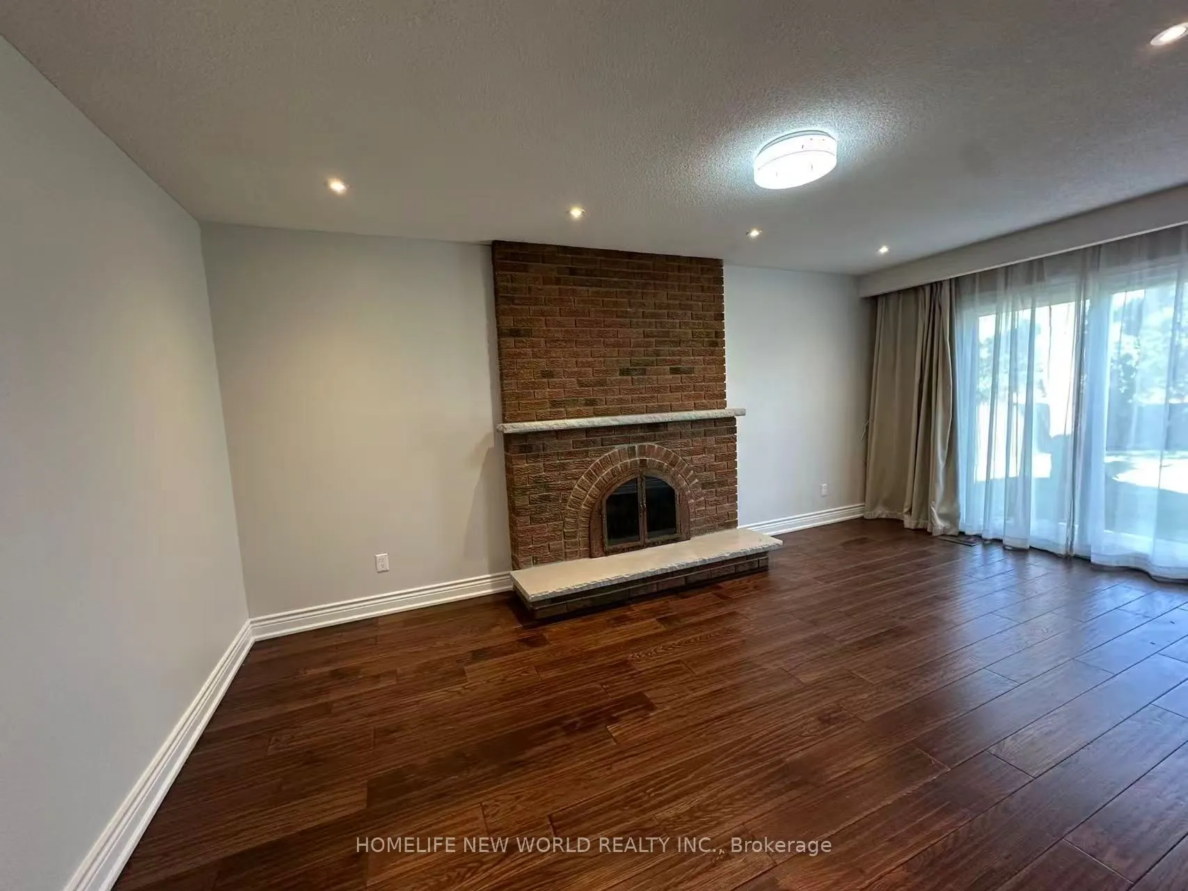 10 Epping Court