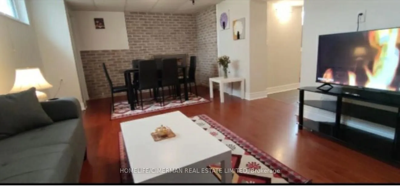 92 Bond Crescent