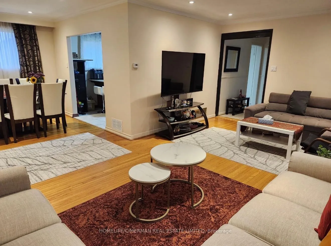 92 Bond Crescent