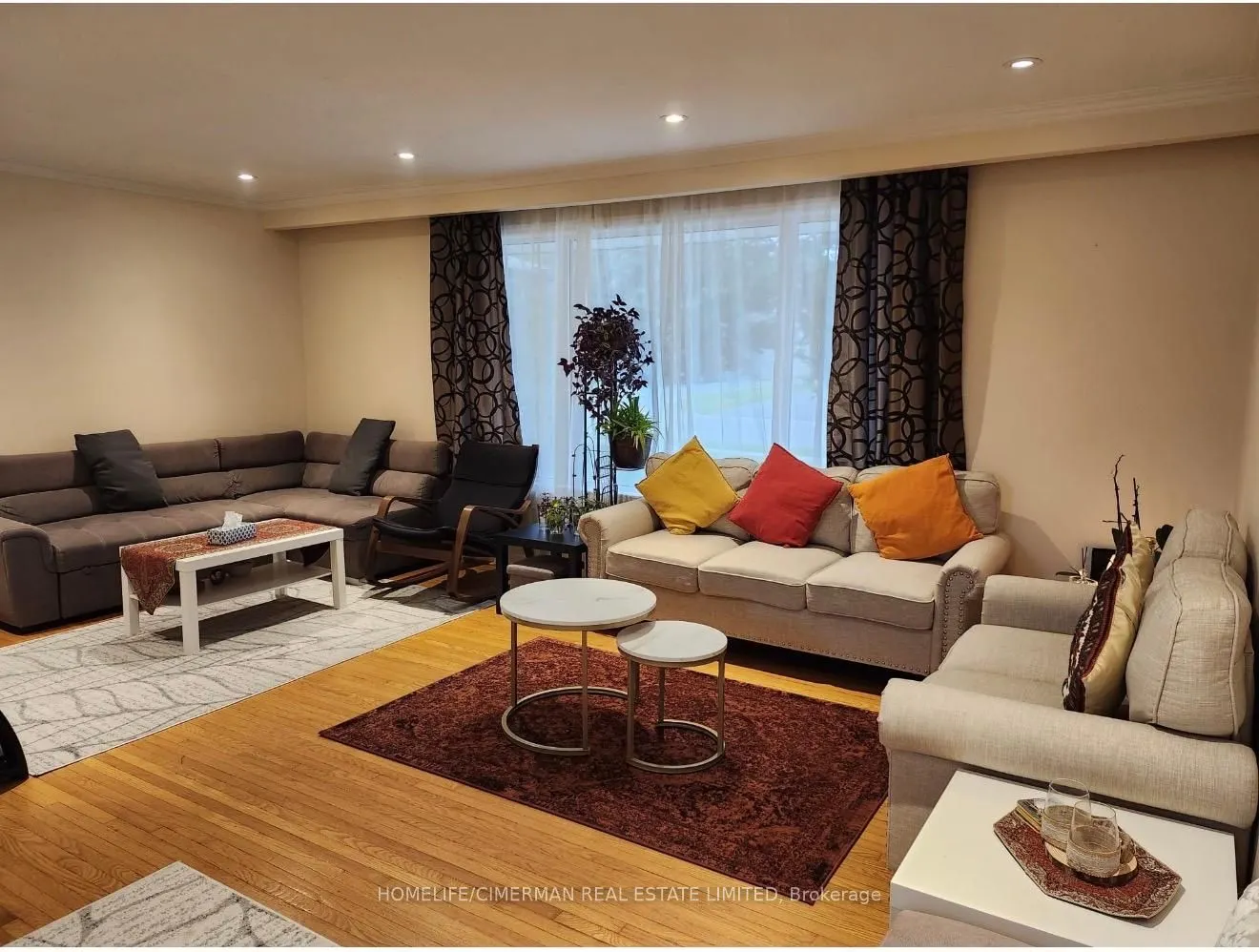 92 Bond Crescent