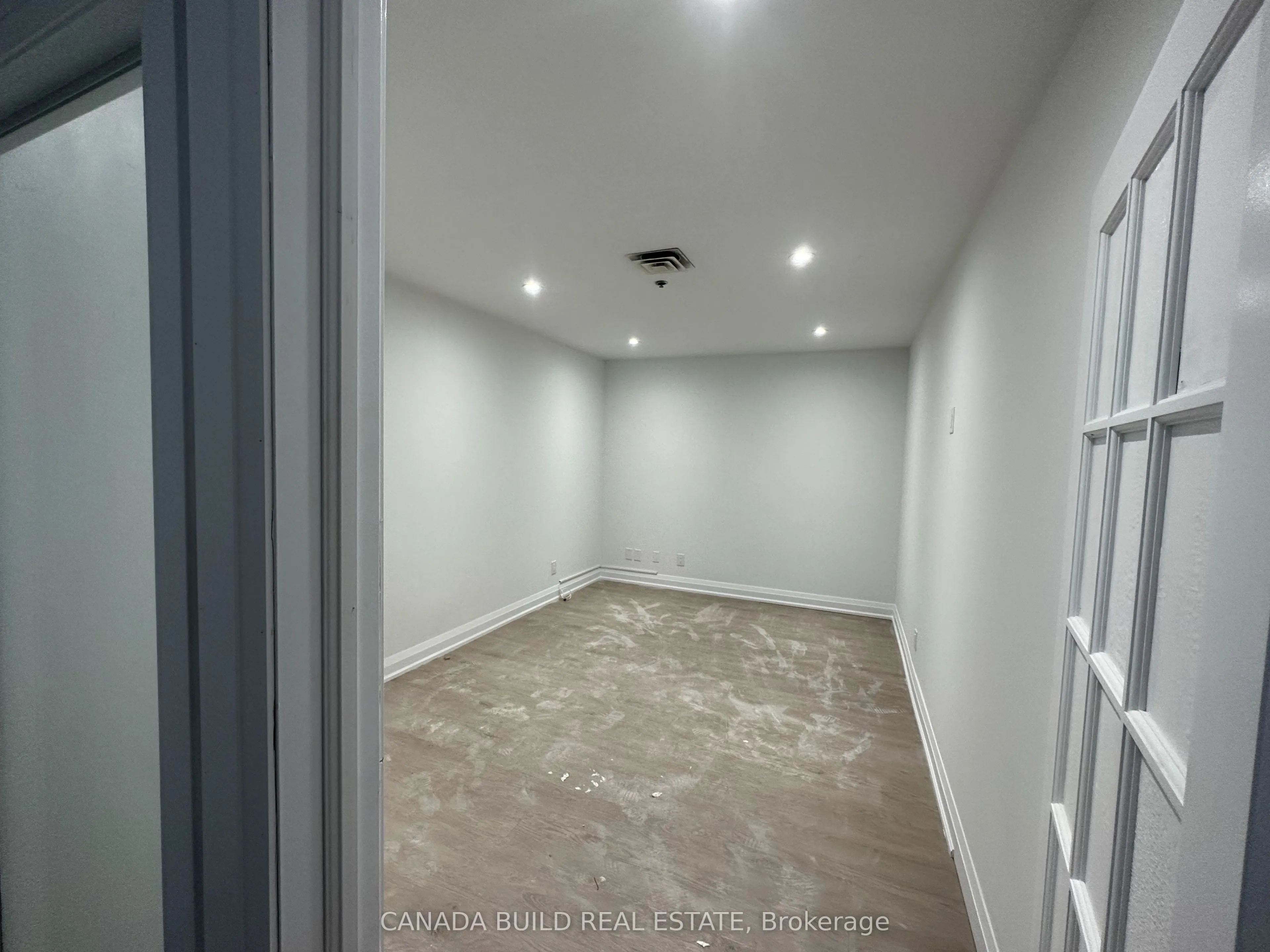160 Cidermill Avenue #7