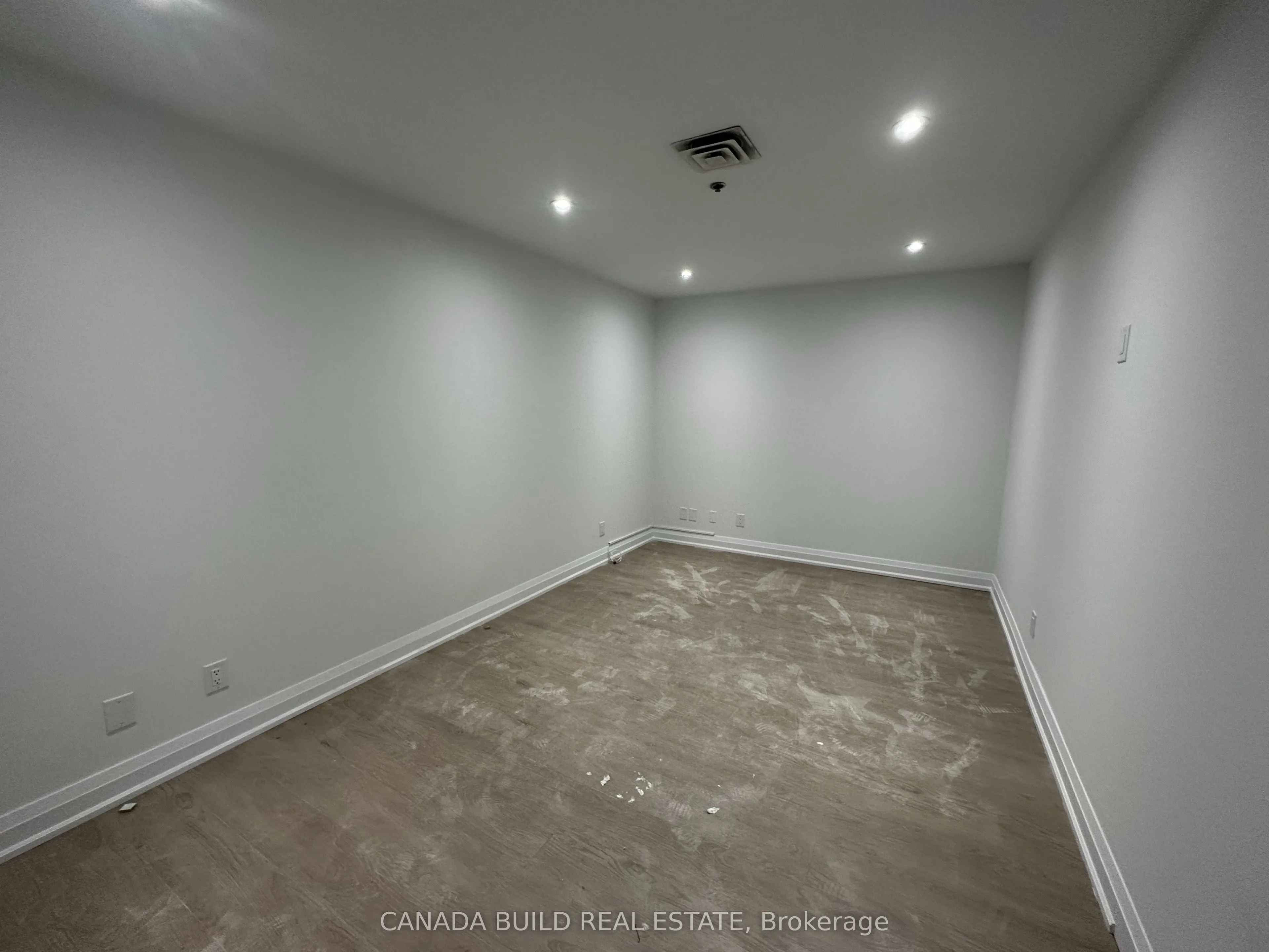 160 Cidermill Avenue #7