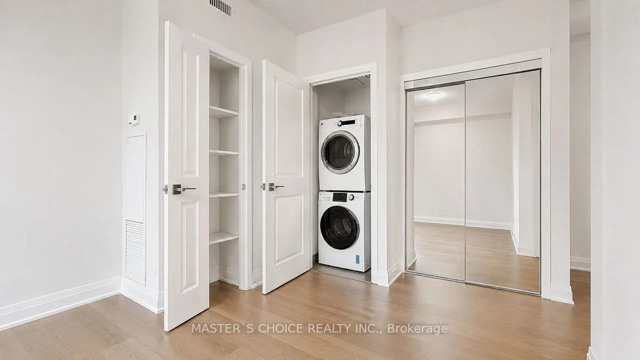 7161 Yonge Street #2732