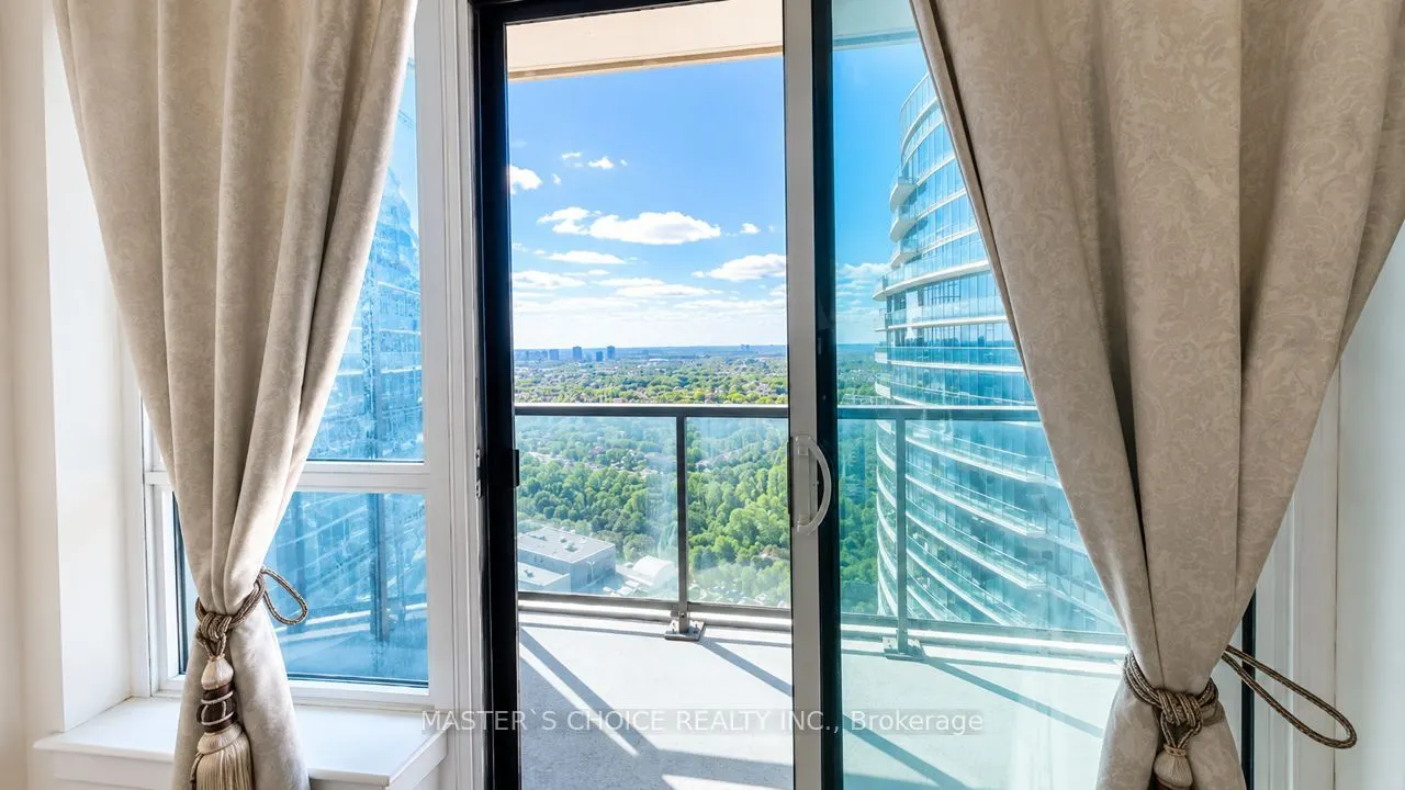 7161 Yonge Street #2732