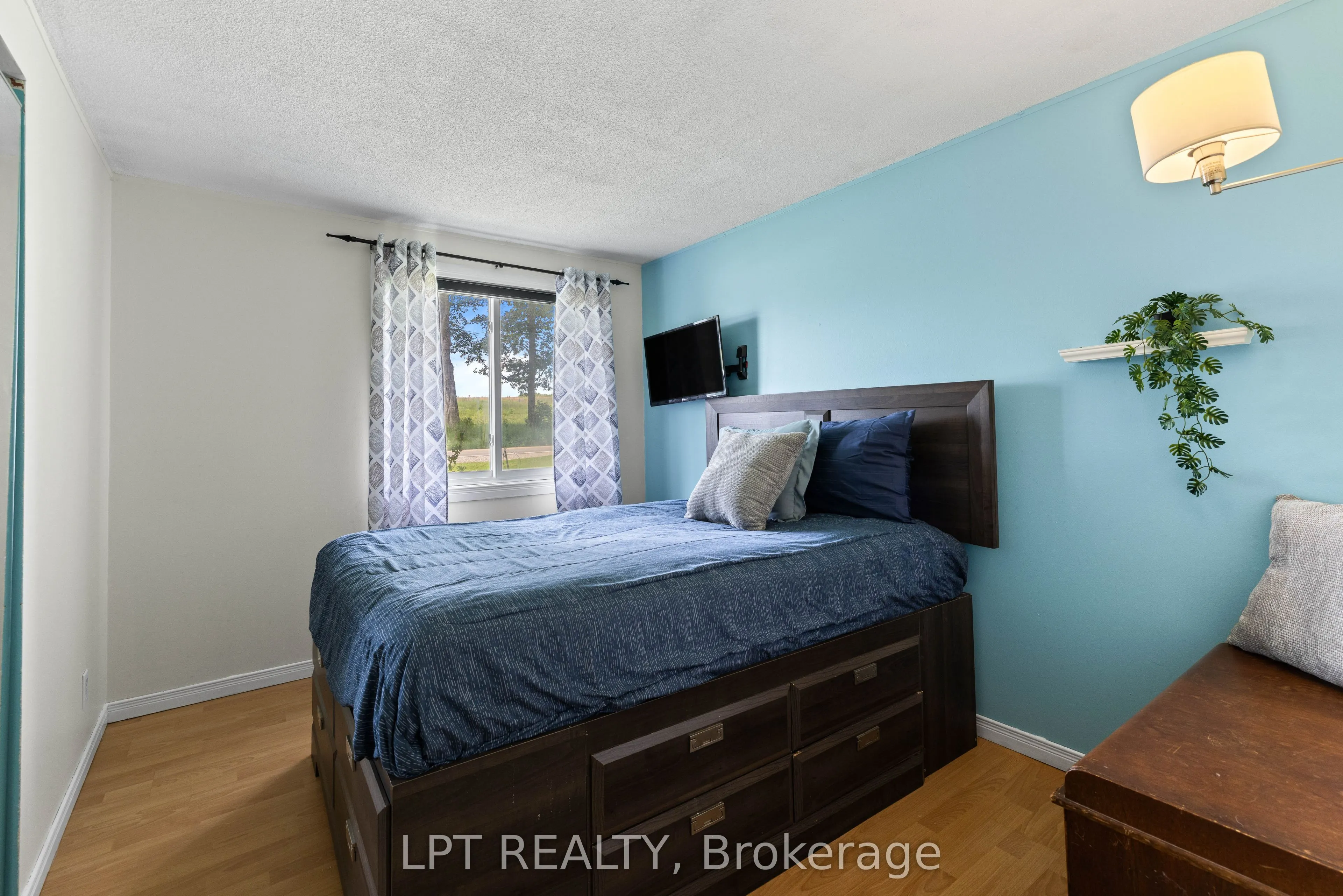 2743 Lockhart Road