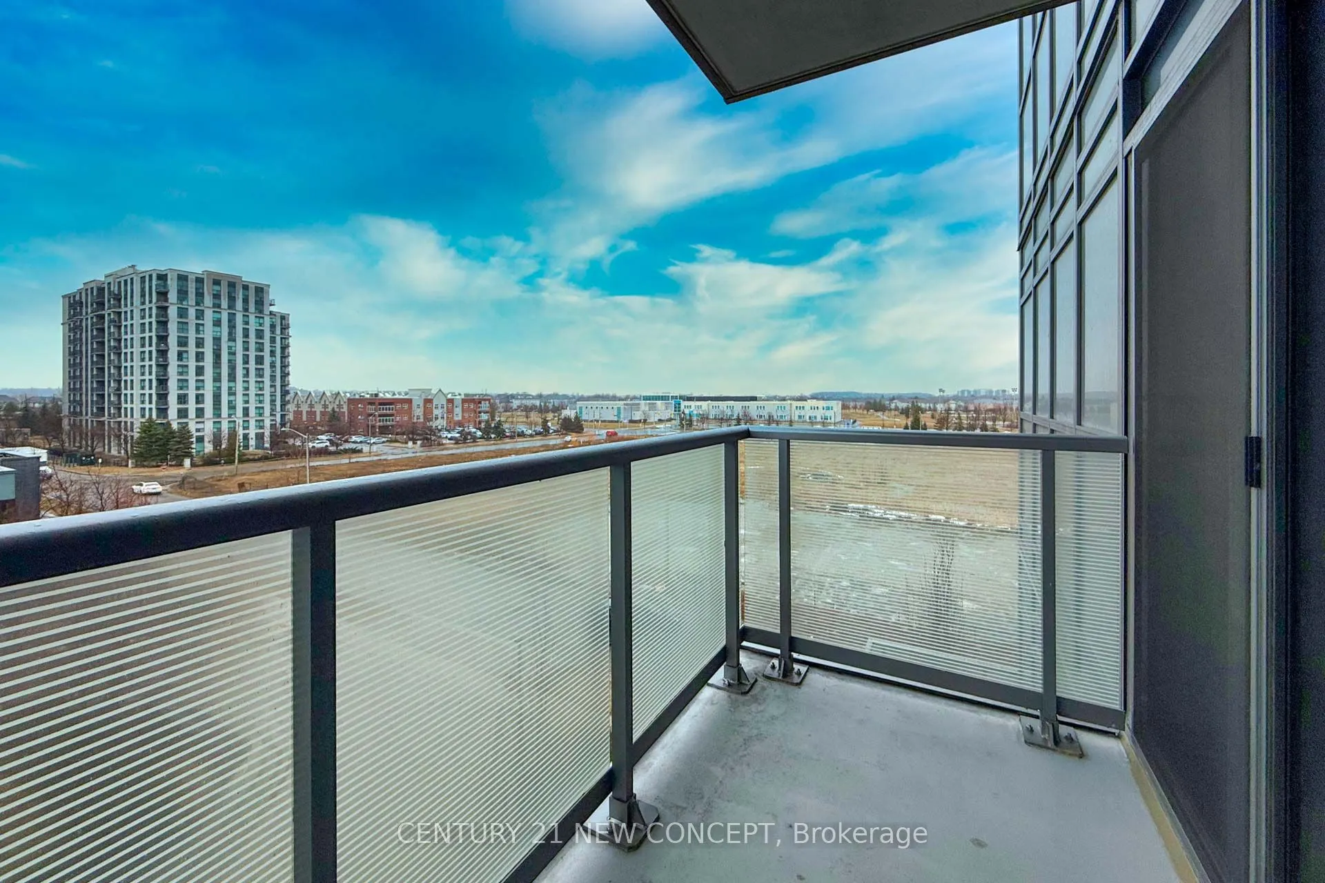55 Oneida Crescent #409