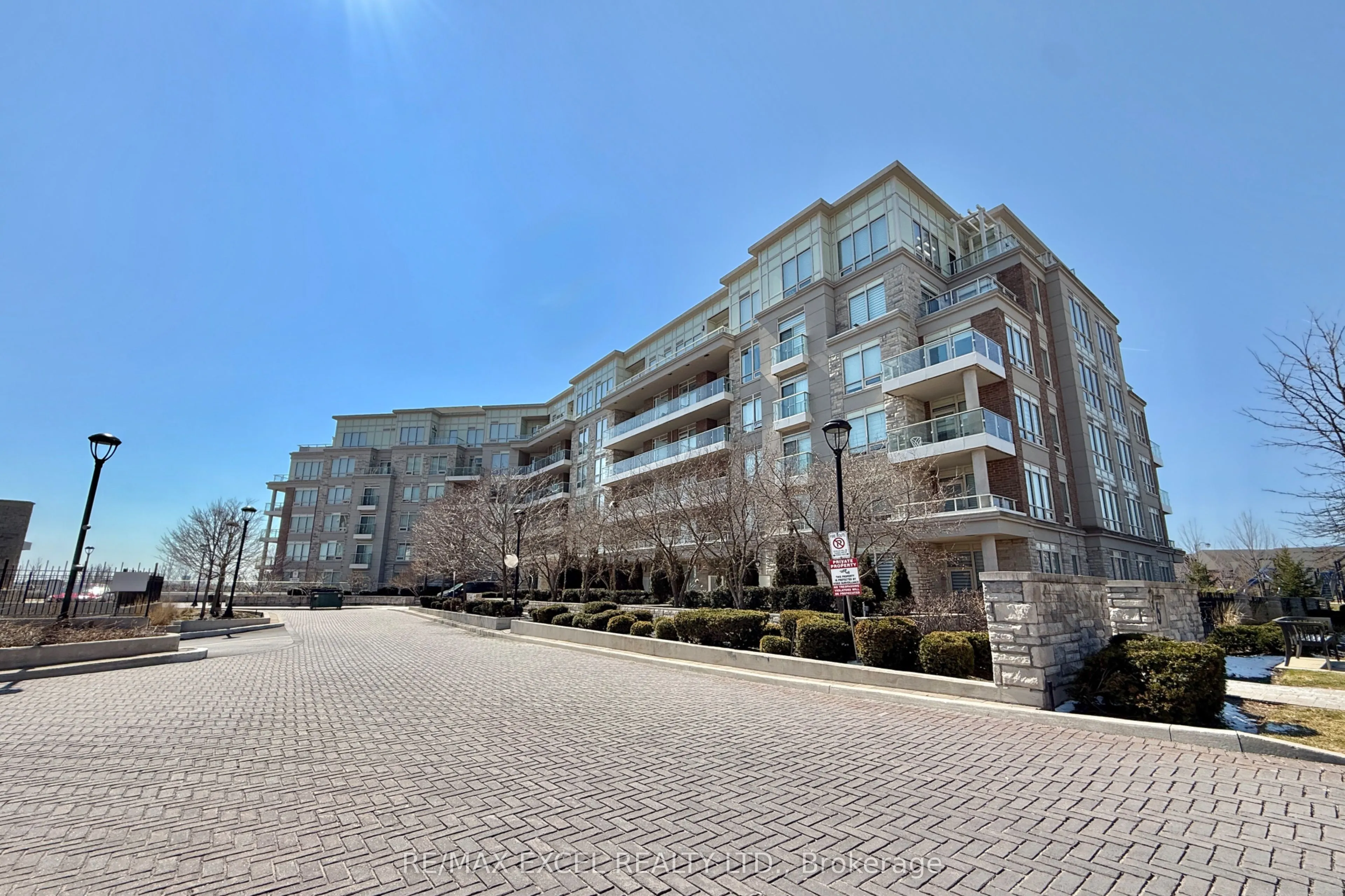 9 Stollery Pond Crescent #208