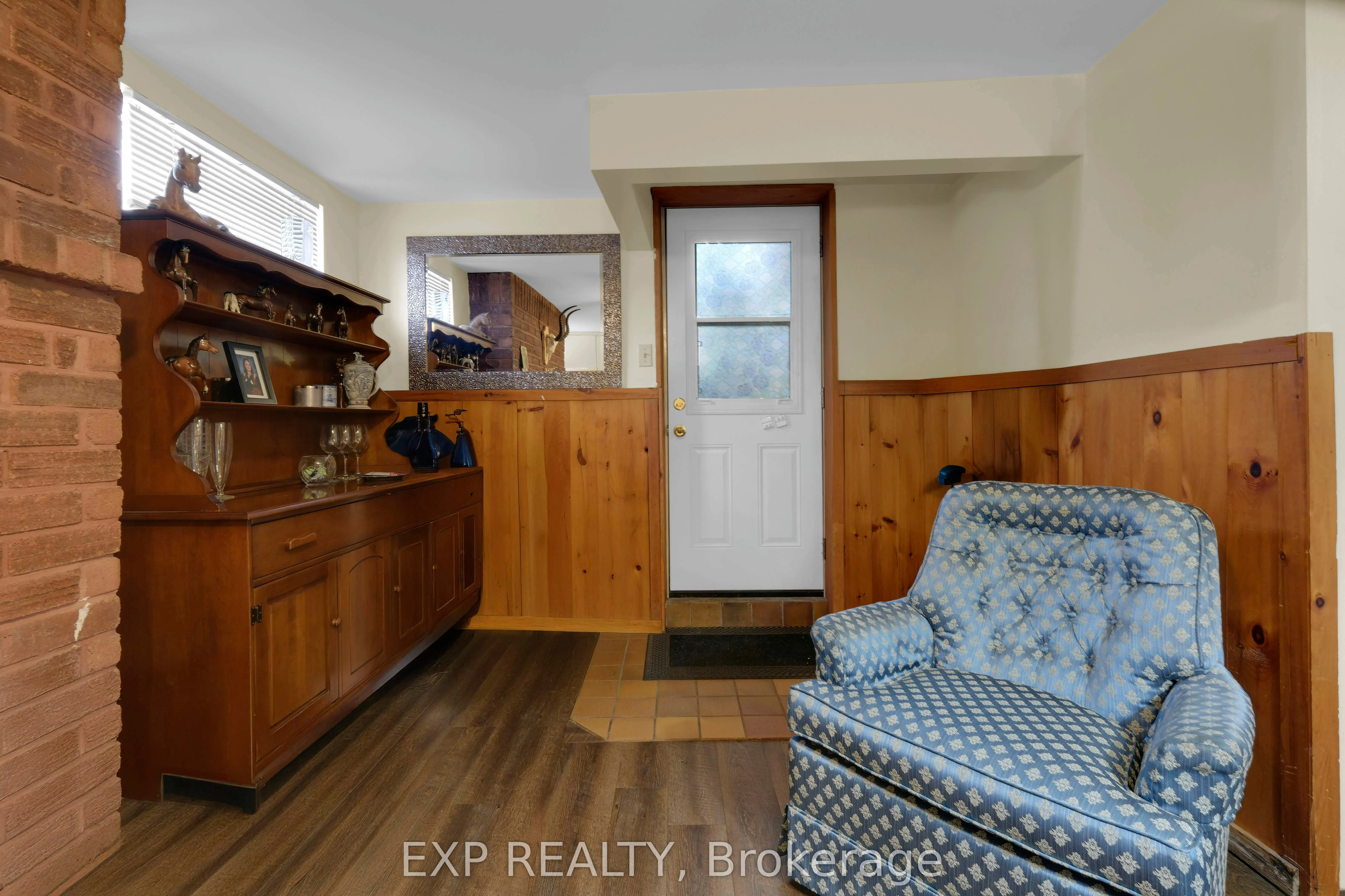 5373 Aurora Road