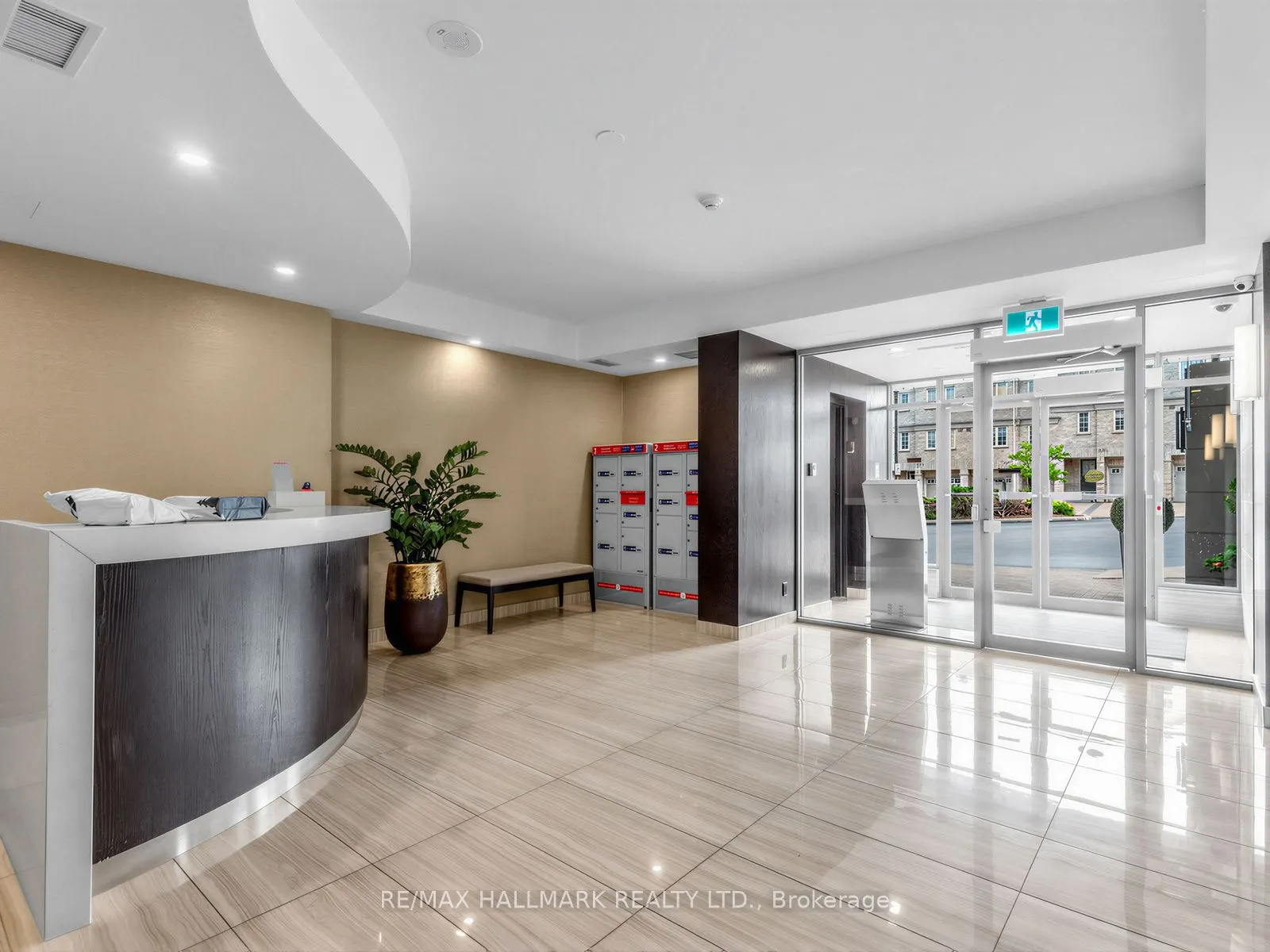 399 South Park Road #1102
