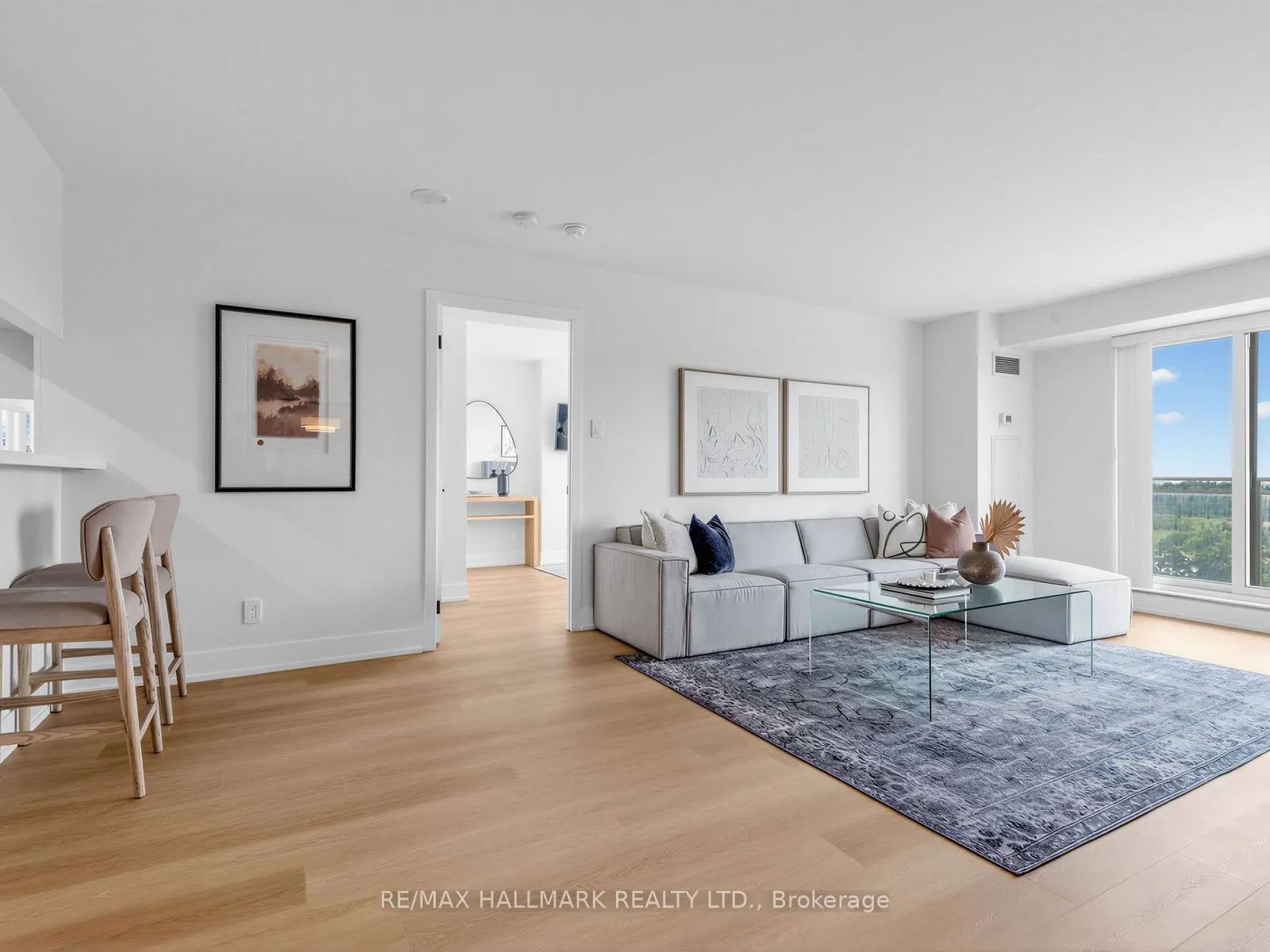 399 South Park Road #1102