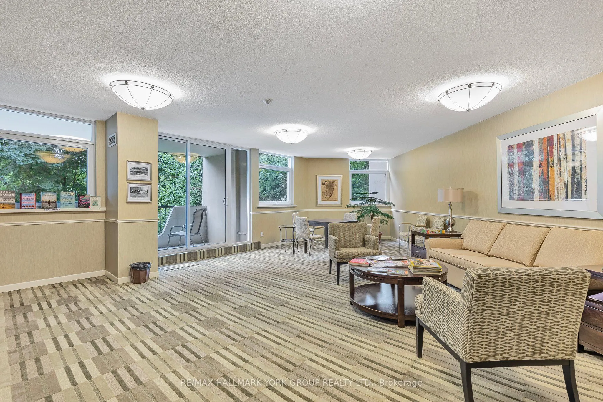 7811 Yonge Street #1007