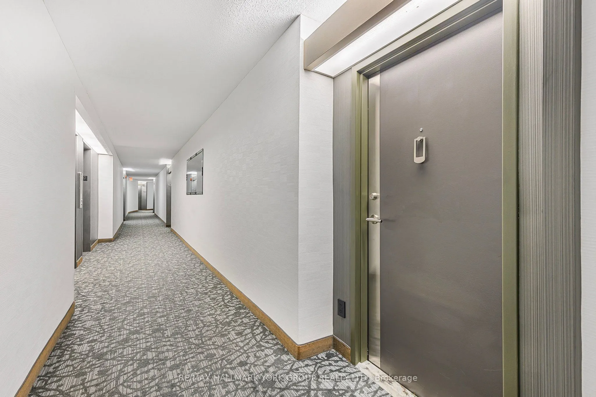 7811 Yonge Street #1007