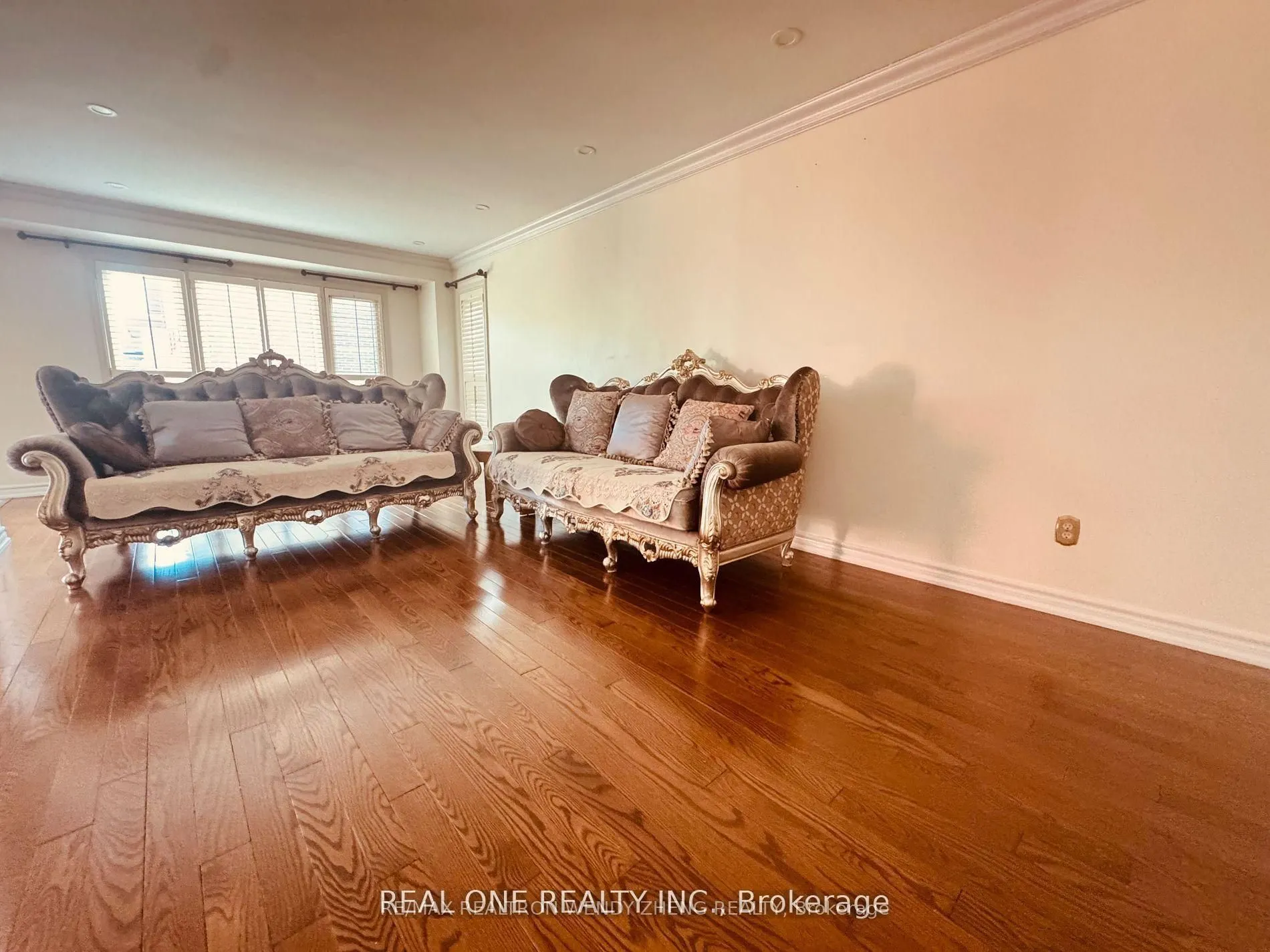 3 Elmsley Drive