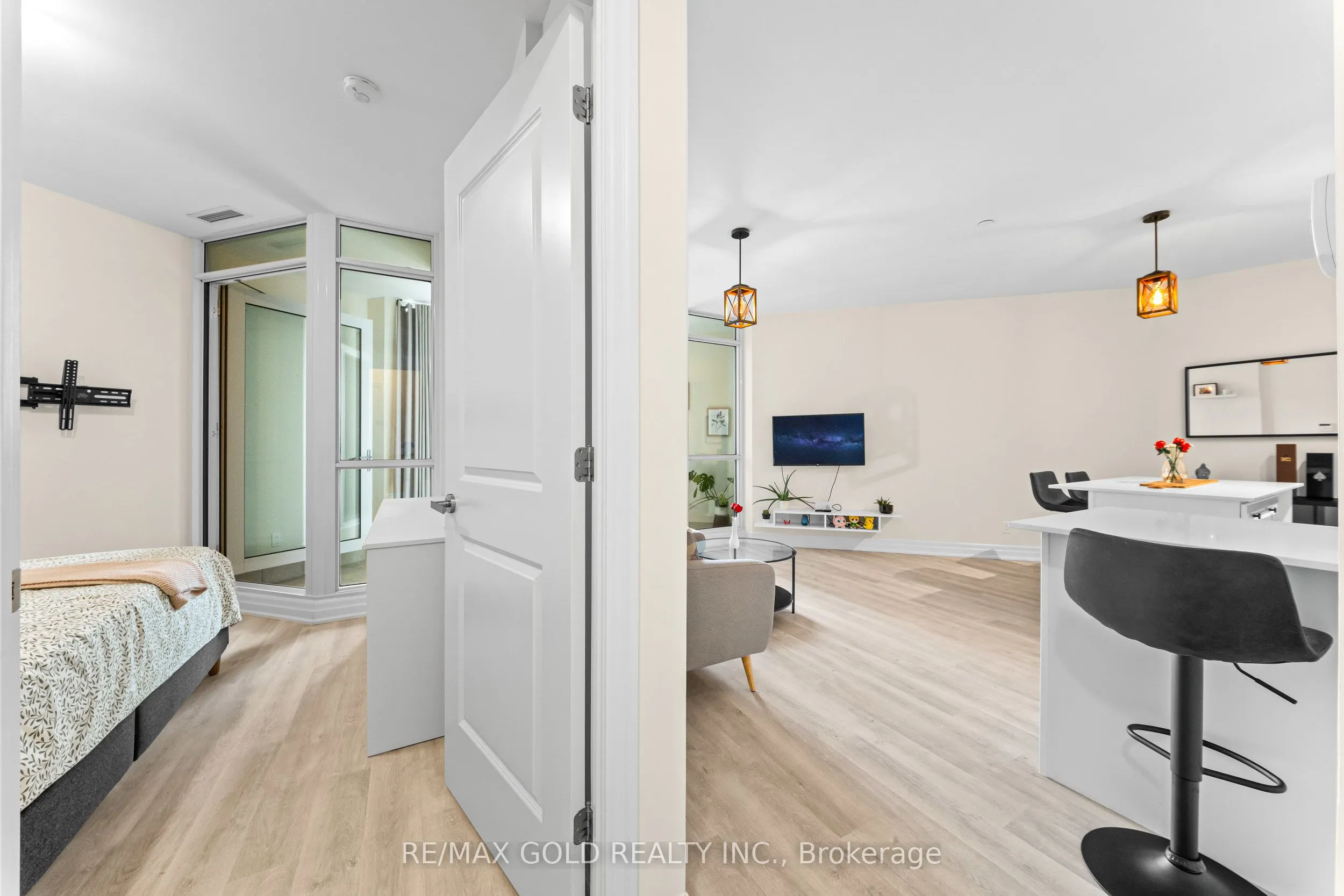 9075 Jane Street #618