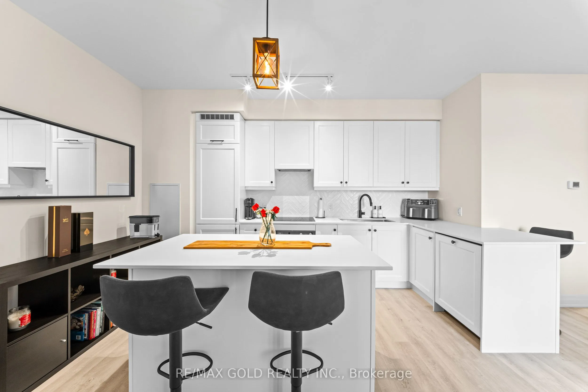 9075 Jane Street #618