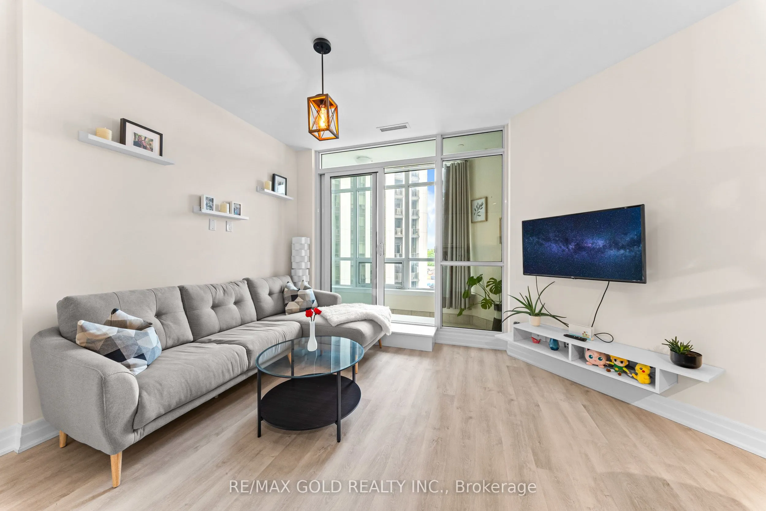 9075 Jane Street #618
