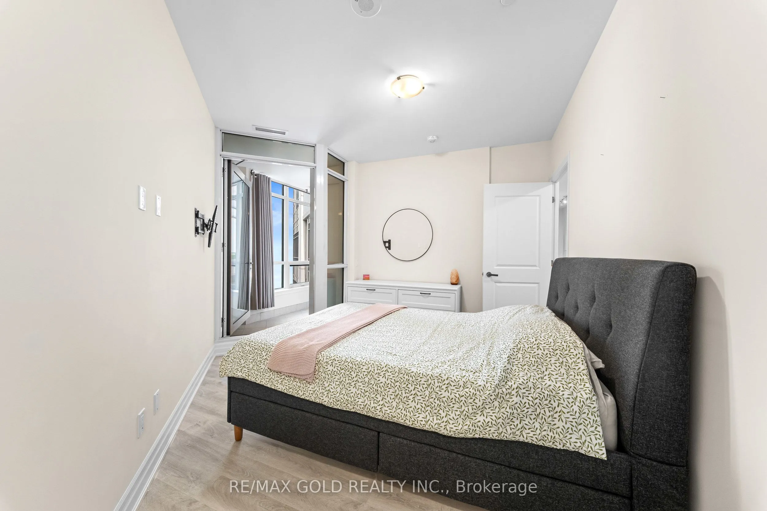 9075 Jane Street #618