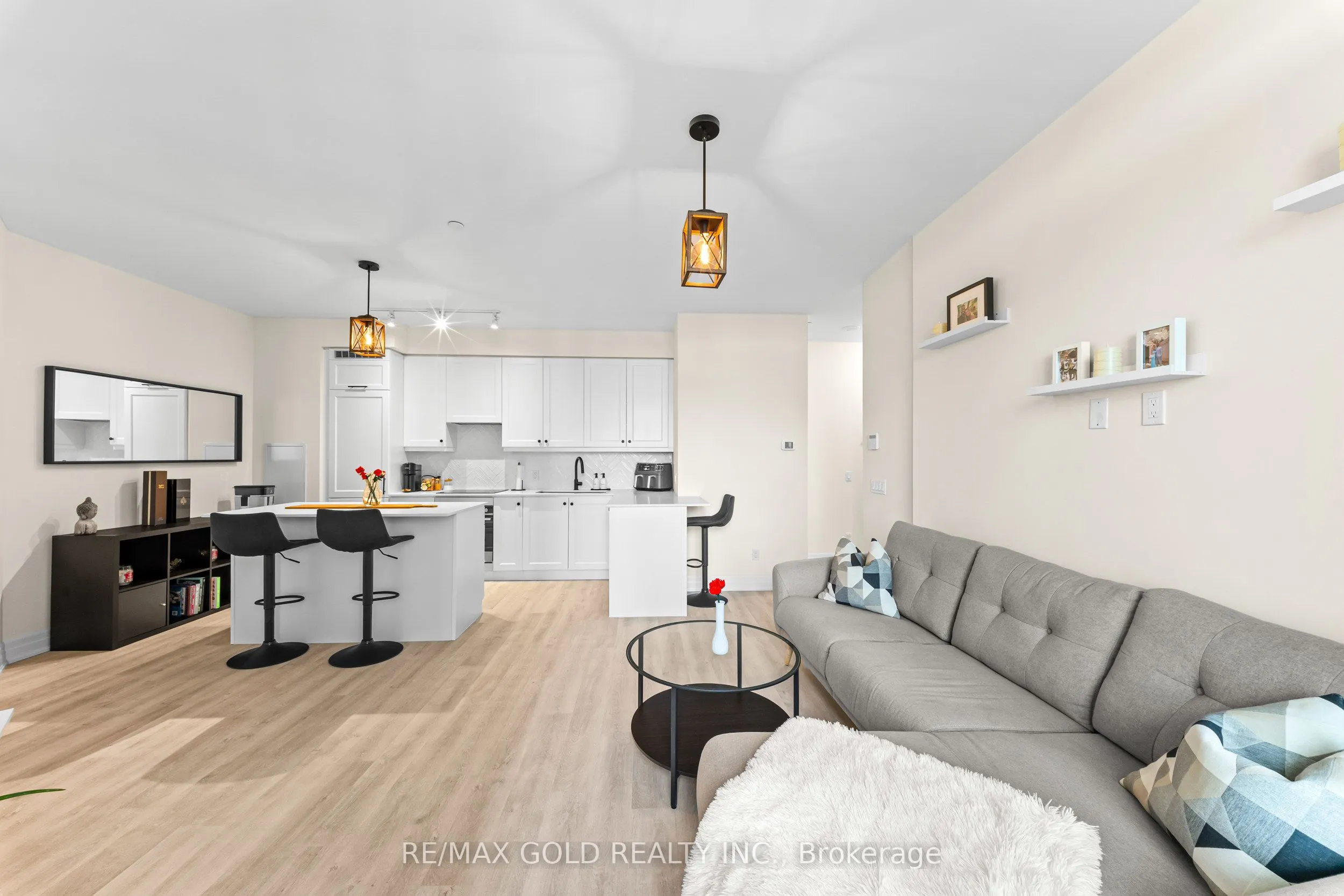 9075 Jane Street #618