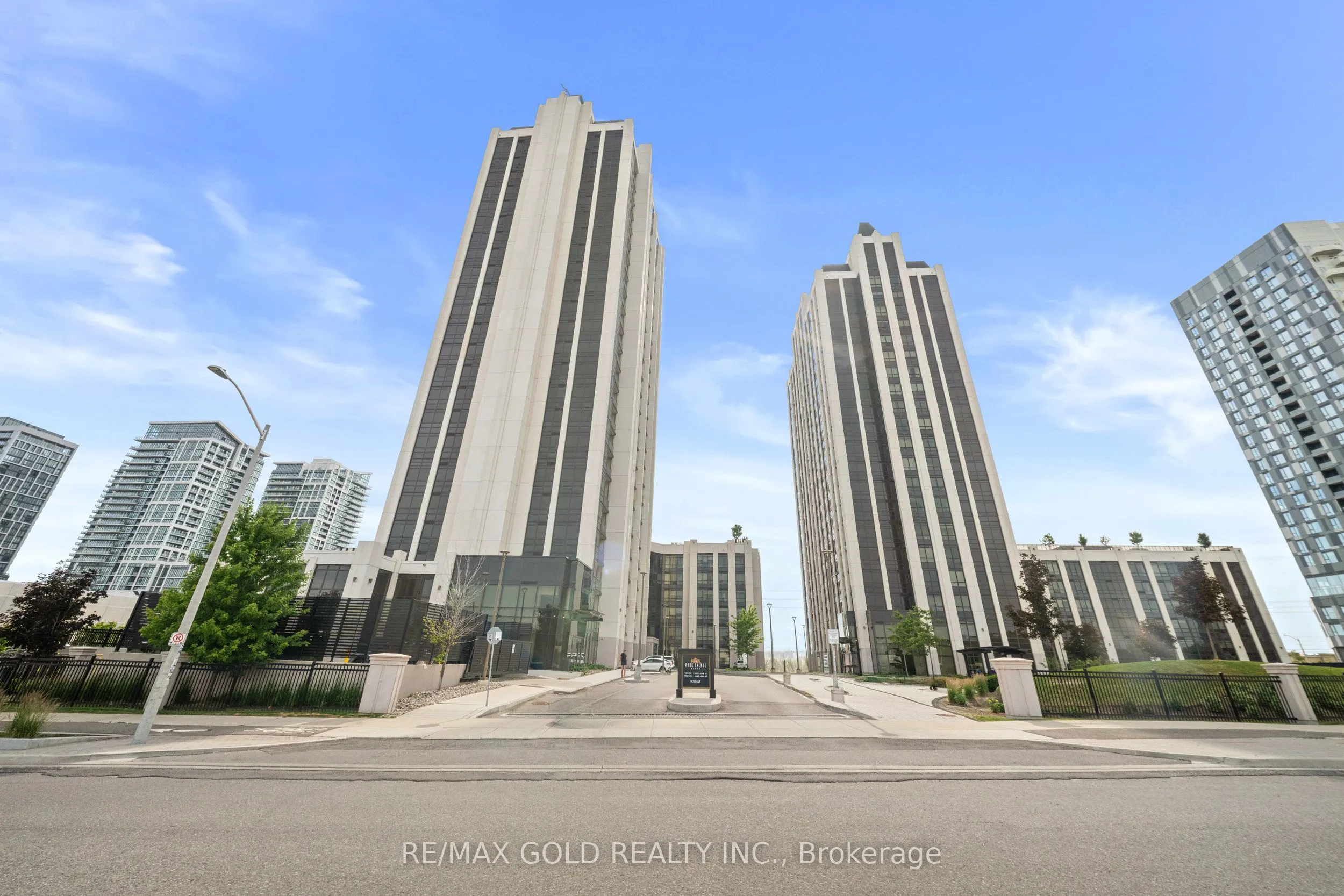 9075 Jane Street #618