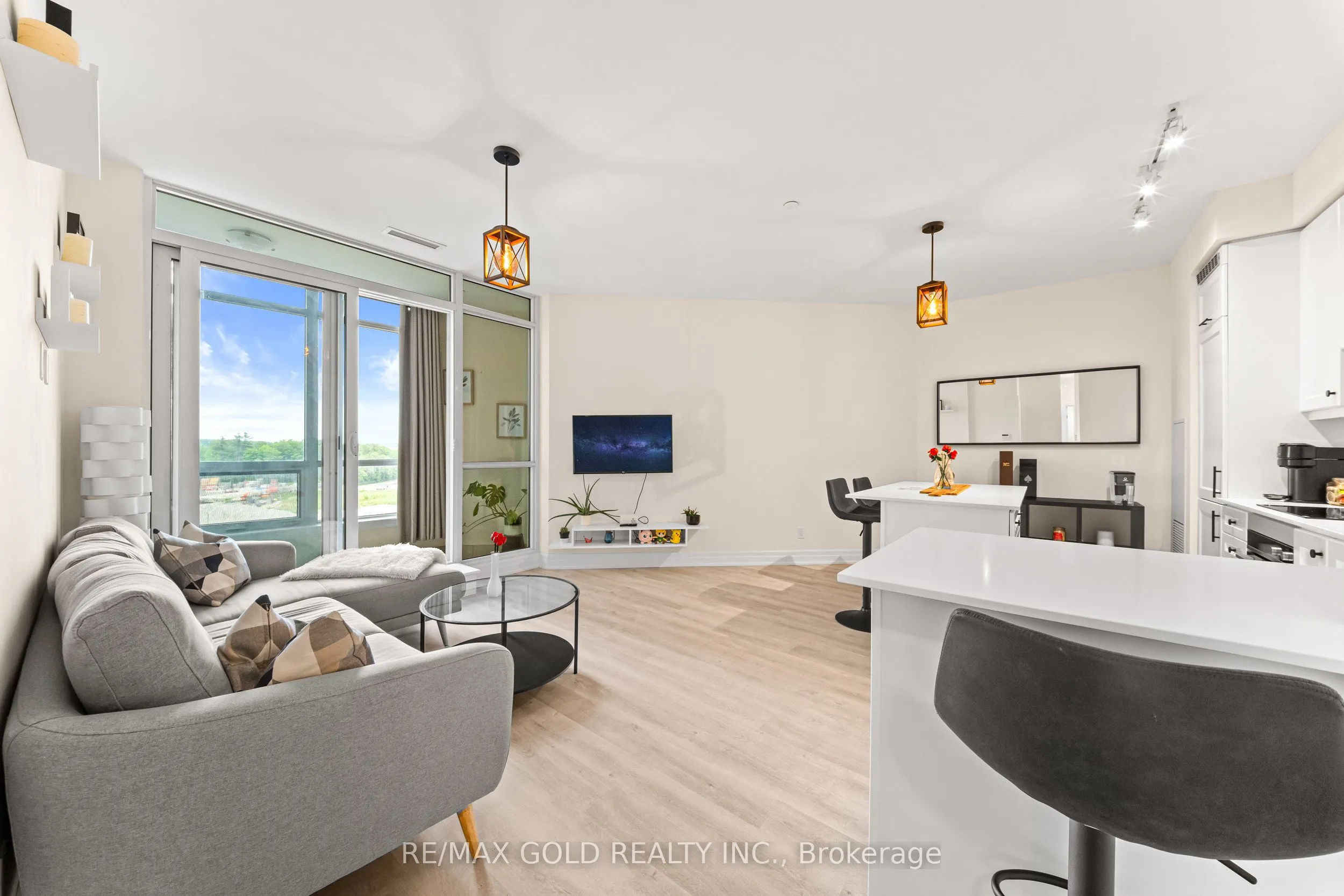 9075 Jane Street #618