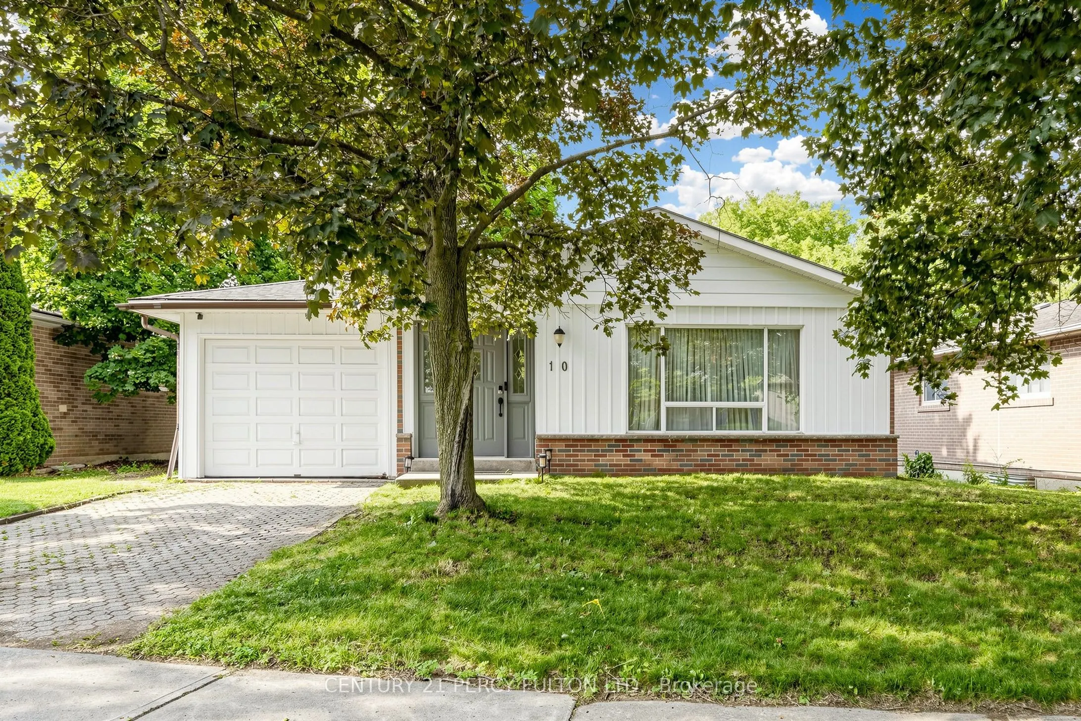 10 Devins Drive