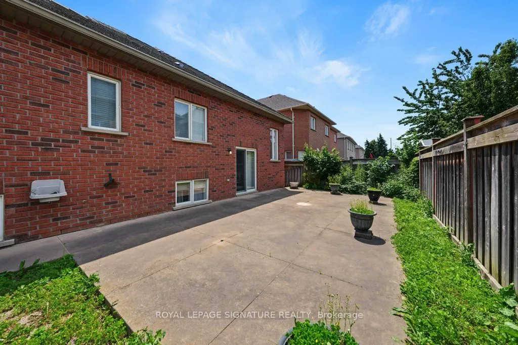 26 Saint Clare Boulevard