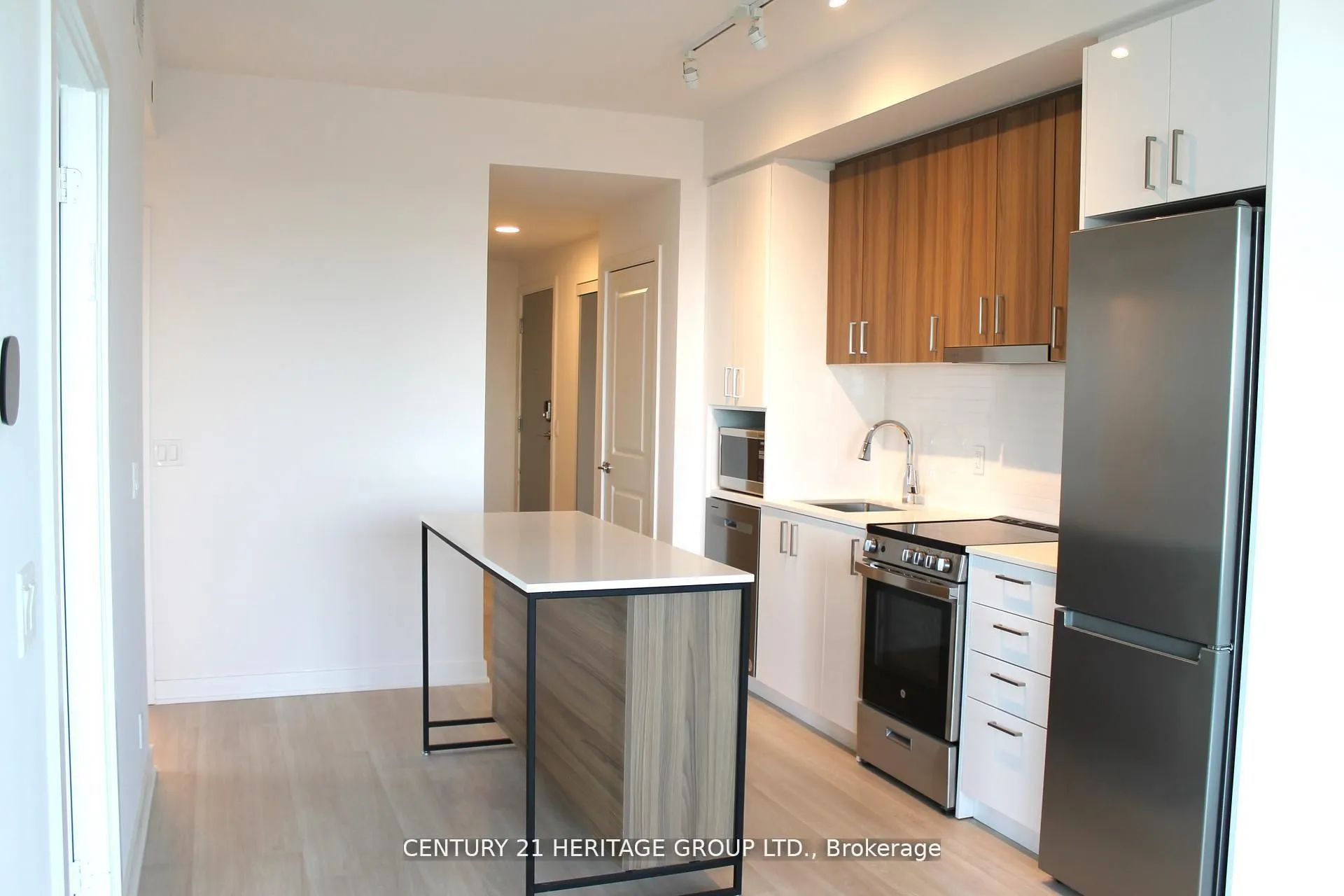 30 Upper Mall Way #A3410